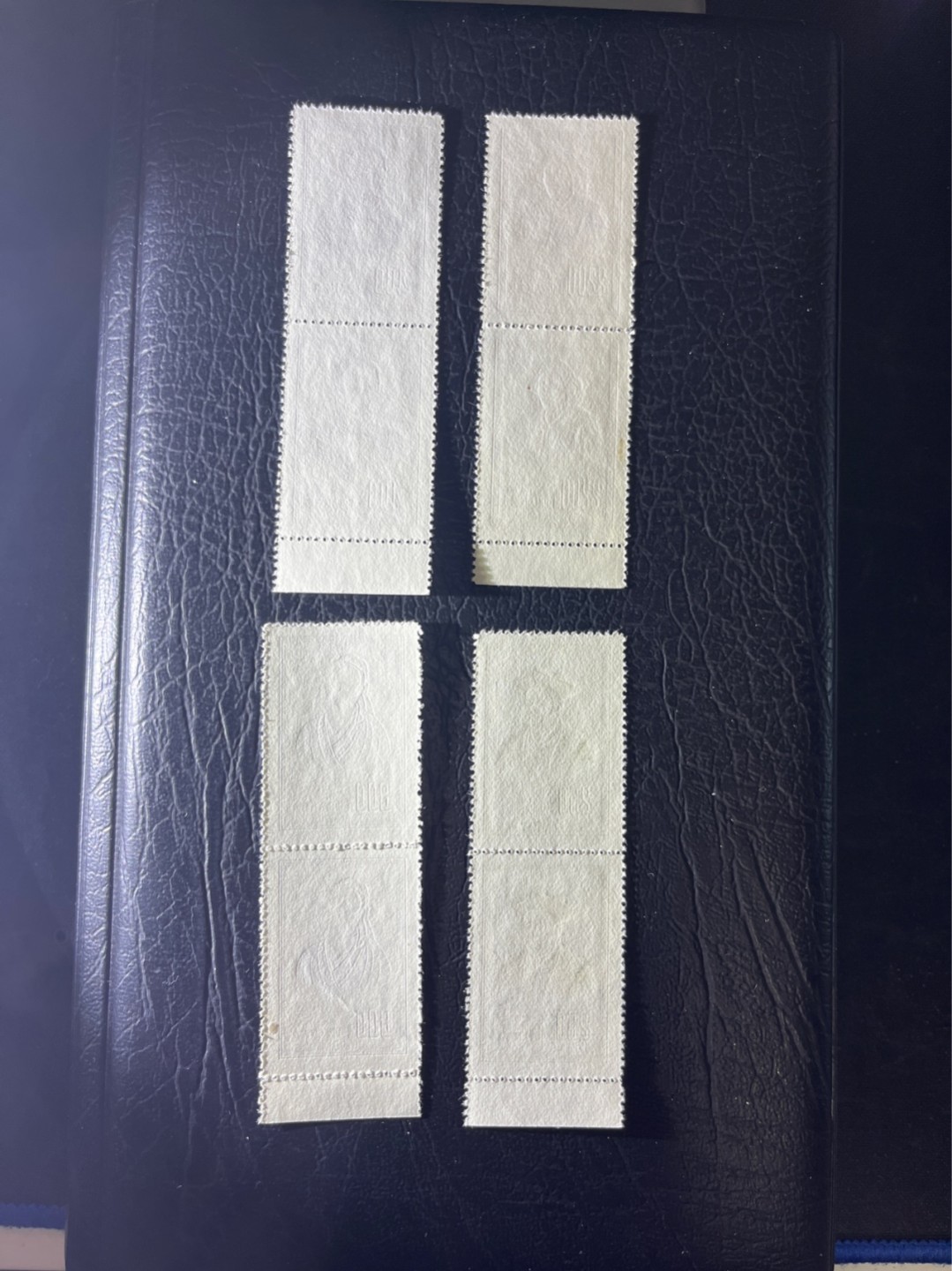 洪涛臻品 精选邮票限时拍卖第四十六期 纪25古代文学家 竖2连新全 4-2一枚背面黄点， 其余全品，注意捡漏，适合收藏