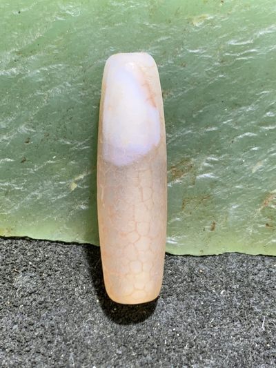 精美藏传龙纹火贡玛瑙桶珠一个 - 精美藏传龙纹火贡玛瑙桶珠一个