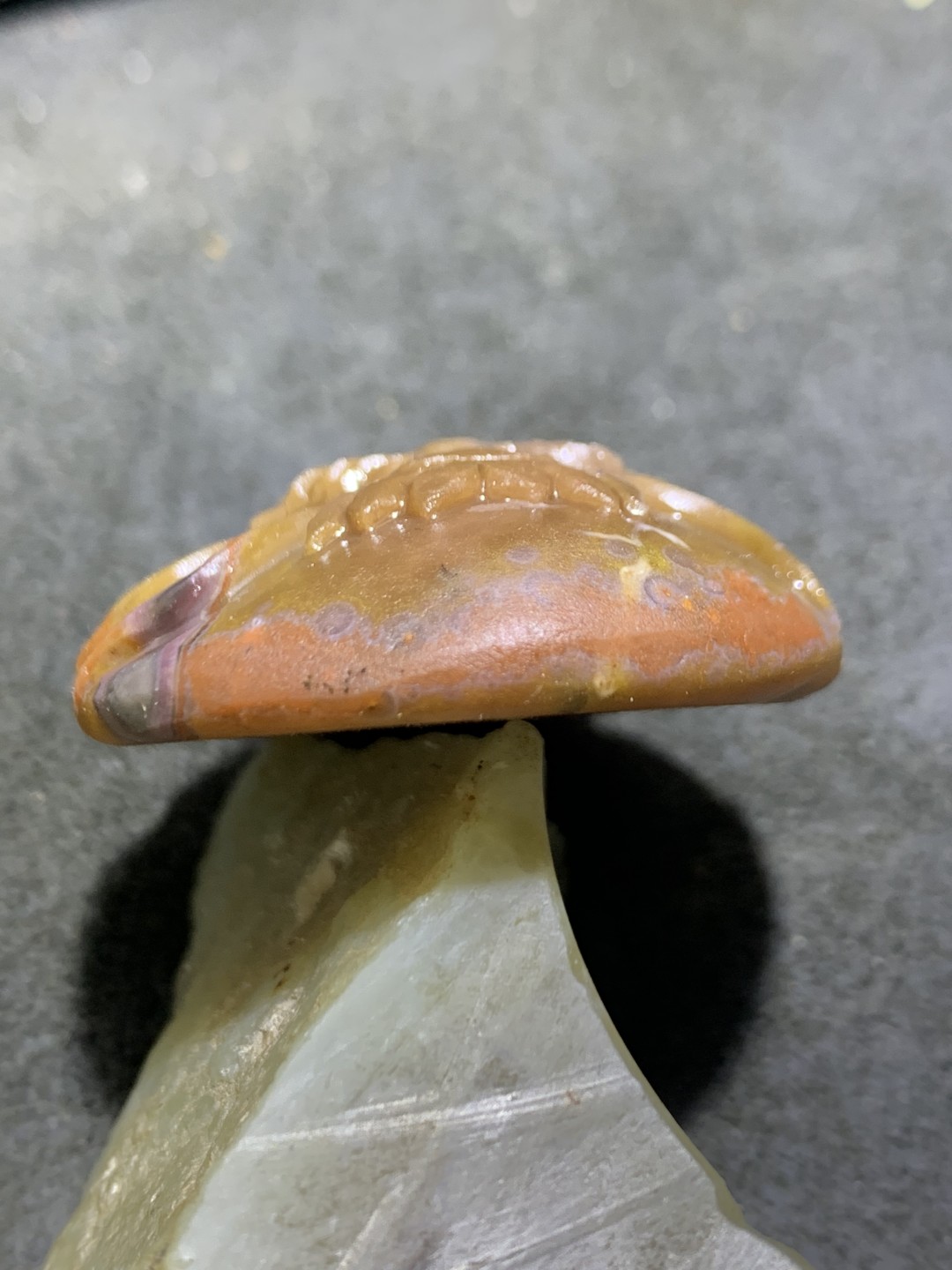 精美高玉化战国红玛瑙雕刻龙头牌子一个！