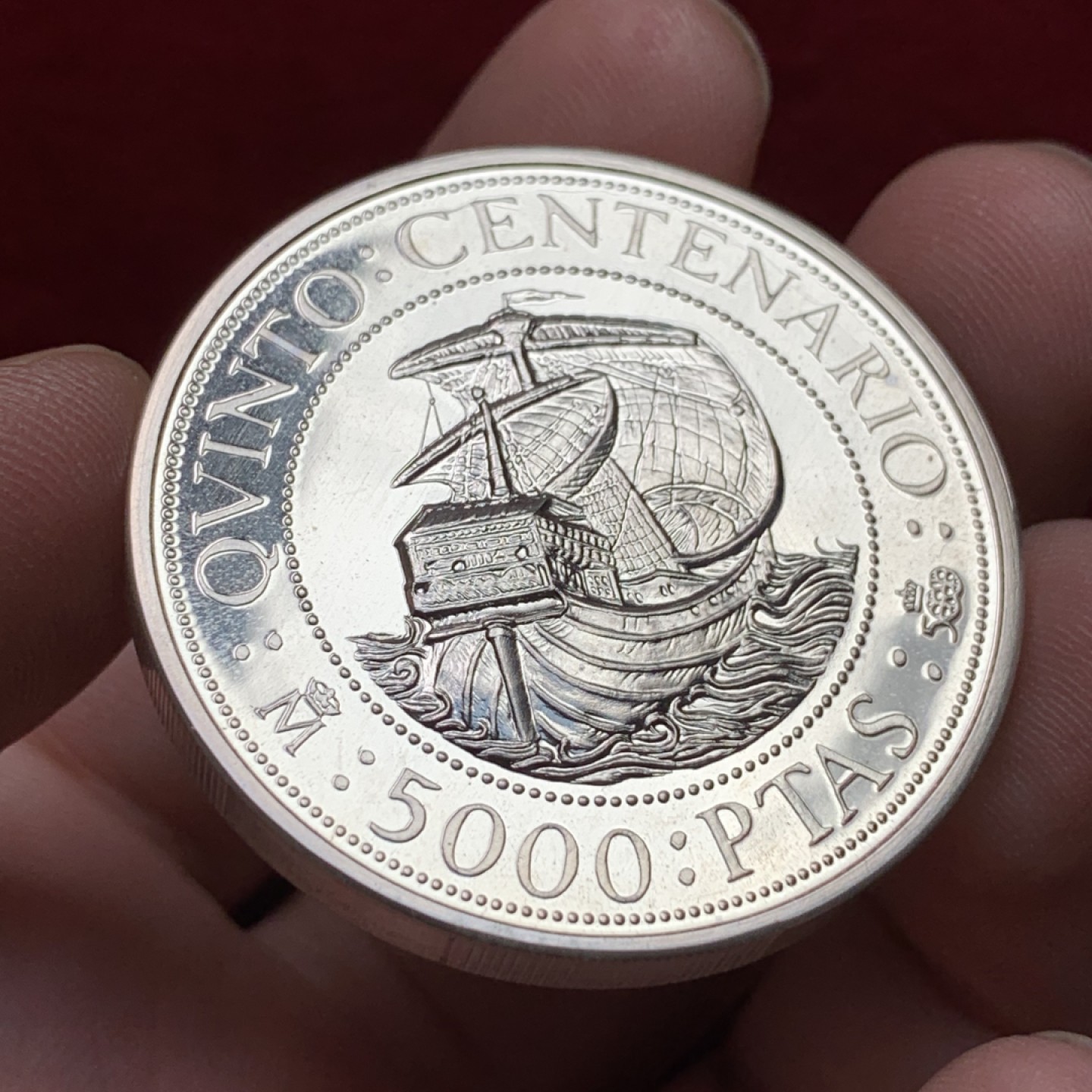 《竞宝斋》第102场-本周四 套币裸币专场（全场不限金额包邮） 原盒证书 西班牙1989年 发现美洲新大陆500周年纪念 5000比塞塔 大银币54克