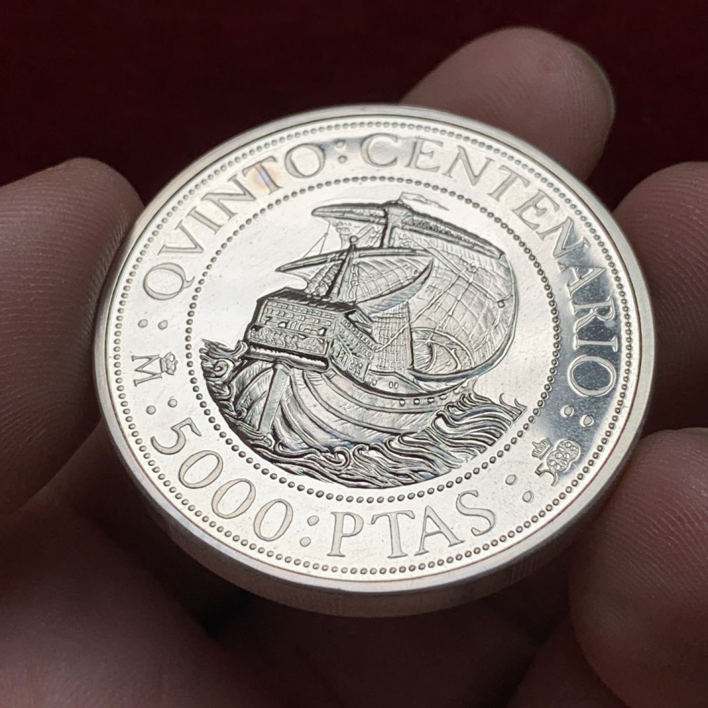 《竞宝斋》第102场-本周四 套币裸币专场（全场不限金额包邮） 原盒证书 西班牙1989年 发现美洲新大陆500周年纪念 5000比塞塔 大银币54克