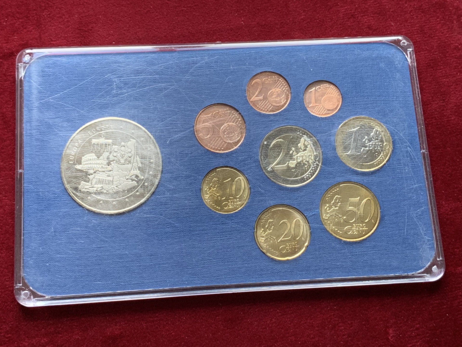 《竞宝斋》第102场-本周四 套币裸币专场（全场不限金额包邮） 芬兰2013年 欧元八枚套+一枚大章 都是BU品 塑料壳有细划