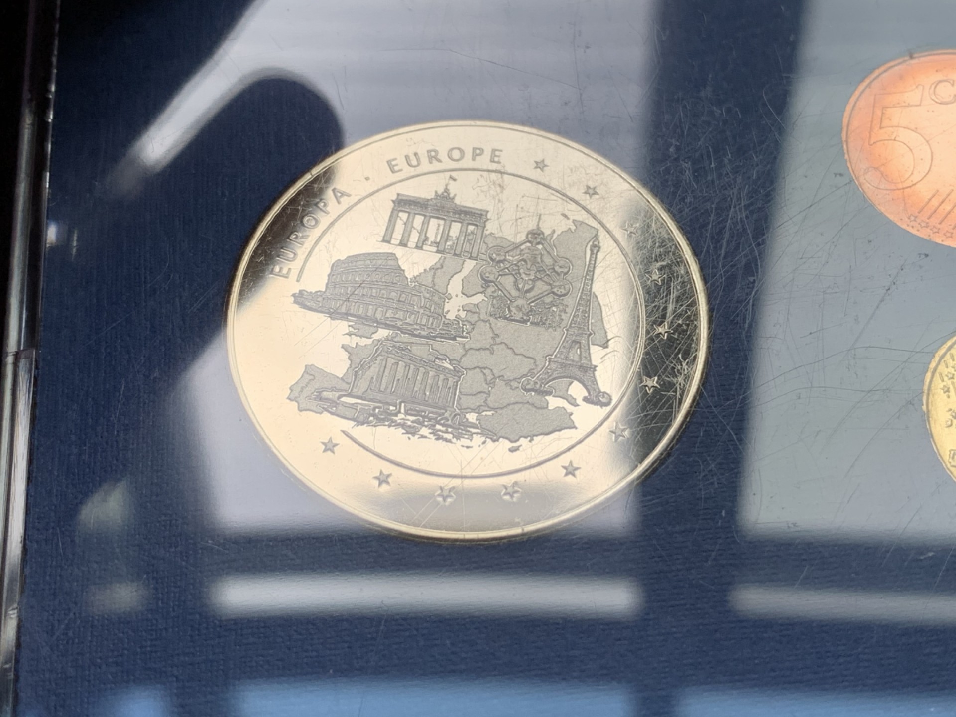 《竞宝斋》第102场-本周四 套币裸币专场（全场不限金额包邮） 拉脱维亚2014年 欧元八枚套+一枚大章 都是BU品 塑料壳有细划