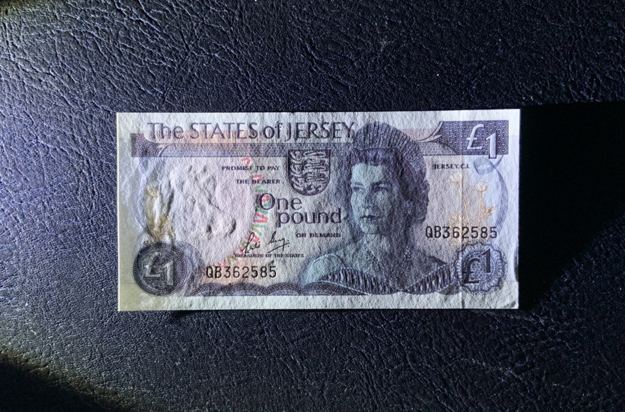 收藏联盟Quantum Auction 第197期拍卖 (已更新) 泽西岛1976-1988年1镑 品相全新UNC