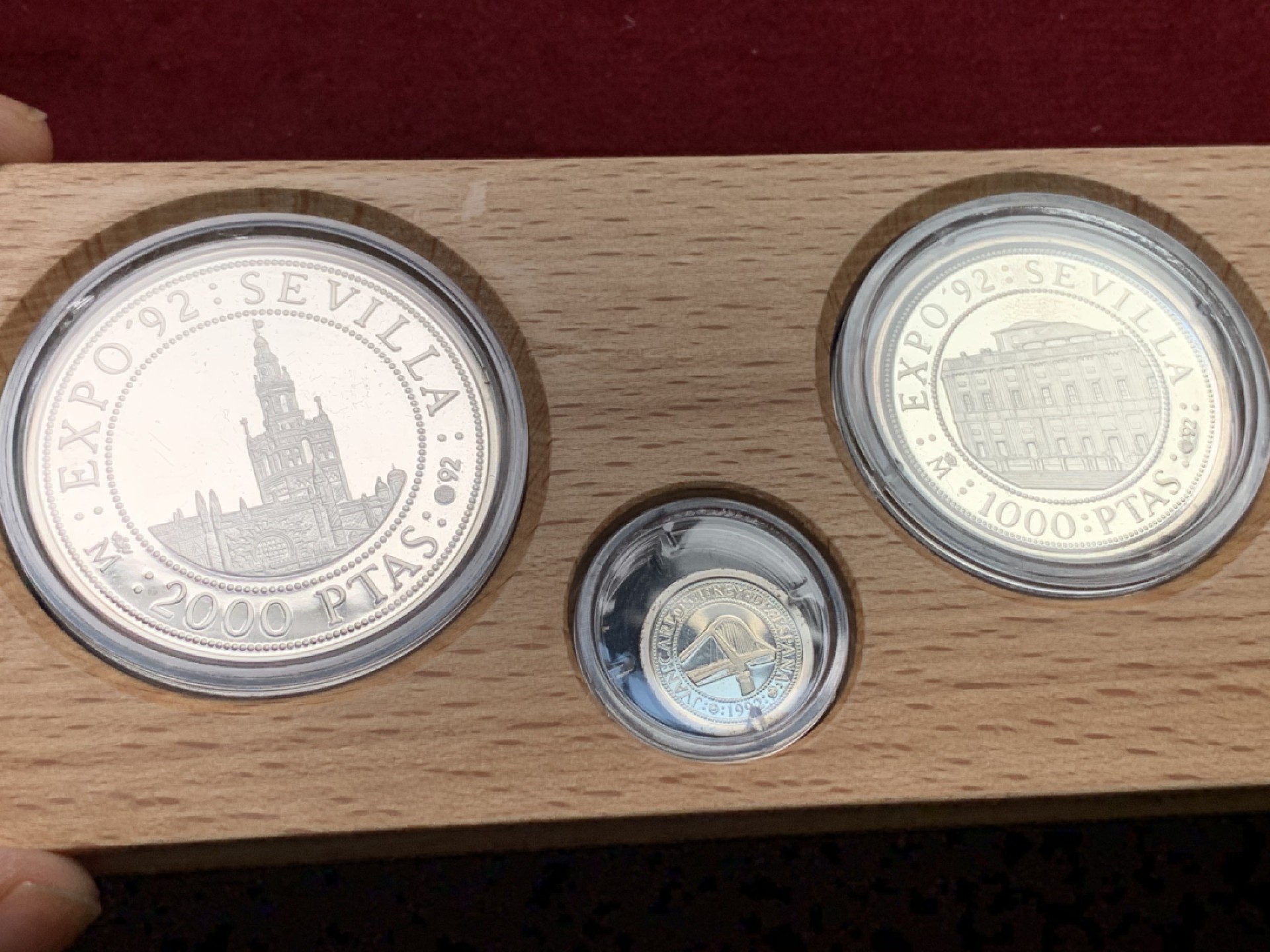 《竞宝斋》第102场-本周四 套币裸币专场（全场不限金额包邮） 原盒证书 西班牙1992年 发现美洲新大陆500周年纪念一组5枚银币 四个年份里最稀少的一组