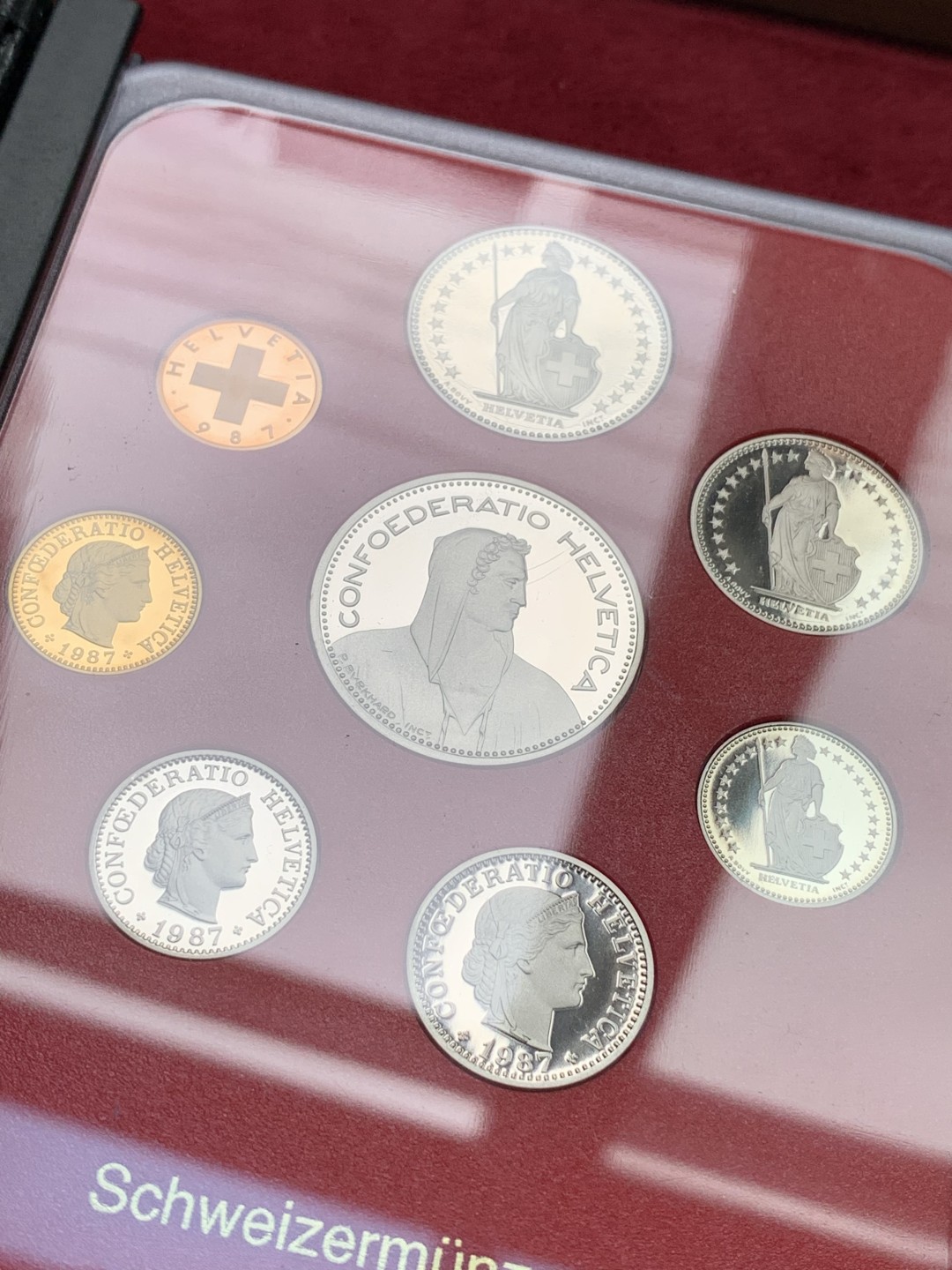 《竞宝斋》第102场-本周四 套币裸币专场（全场不限金额包邮） 封装 瑞士1987年 红本本八枚套 PROOF精制套币 带纸外壳 完美状态