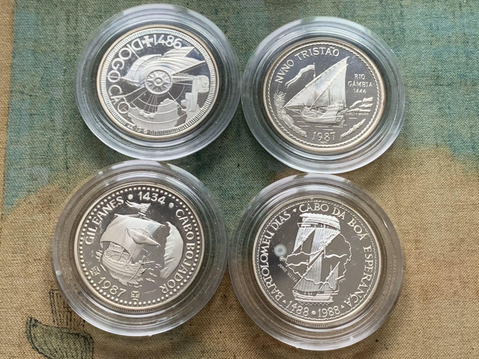 《竞宝斋》第102场-本周四 套币裸币专场（全场不限金额包邮） 原盒证书 葡萄牙1988年 大航海系列第一套 4枚组 100埃斯库多精制大银币 16.5克/枚