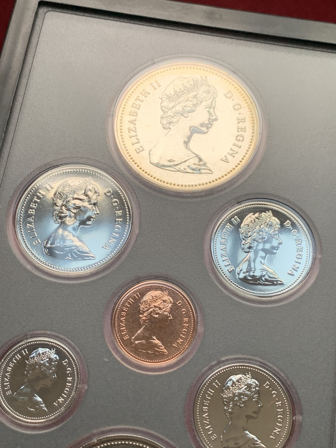 《竞宝斋》第102场-本周四 套币裸币专场（全场不限金额包邮） 封装带证书 加拿大 1980年  精制PROOF七枚套 带北极熊一元大银币