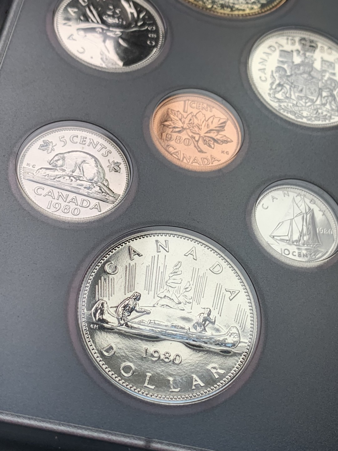 《竞宝斋》第102场-本周四 套币裸币专场（全场不限金额包邮） 封装带证书 加拿大 1980年  精制PROOF七枚套 带北极熊一元大银币