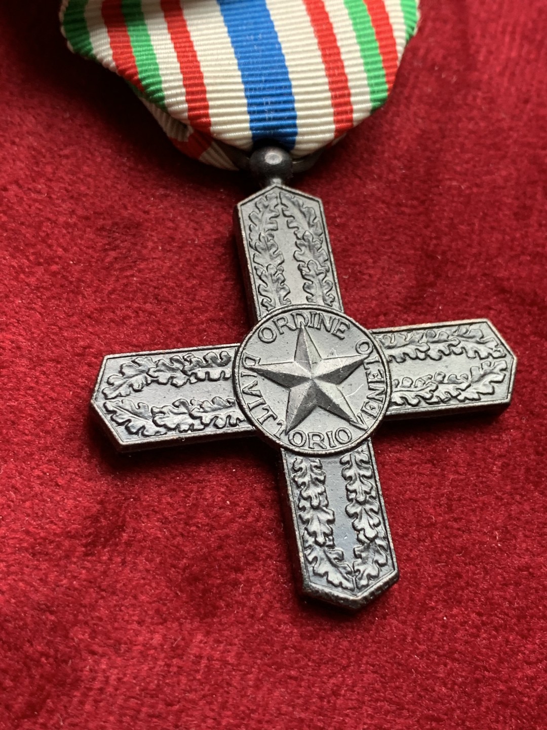 《竞宝斋》第102场-本周四 套币裸币专场（全场不限金额包邮） 意大利一战1914年 维托里奥 十字勋章