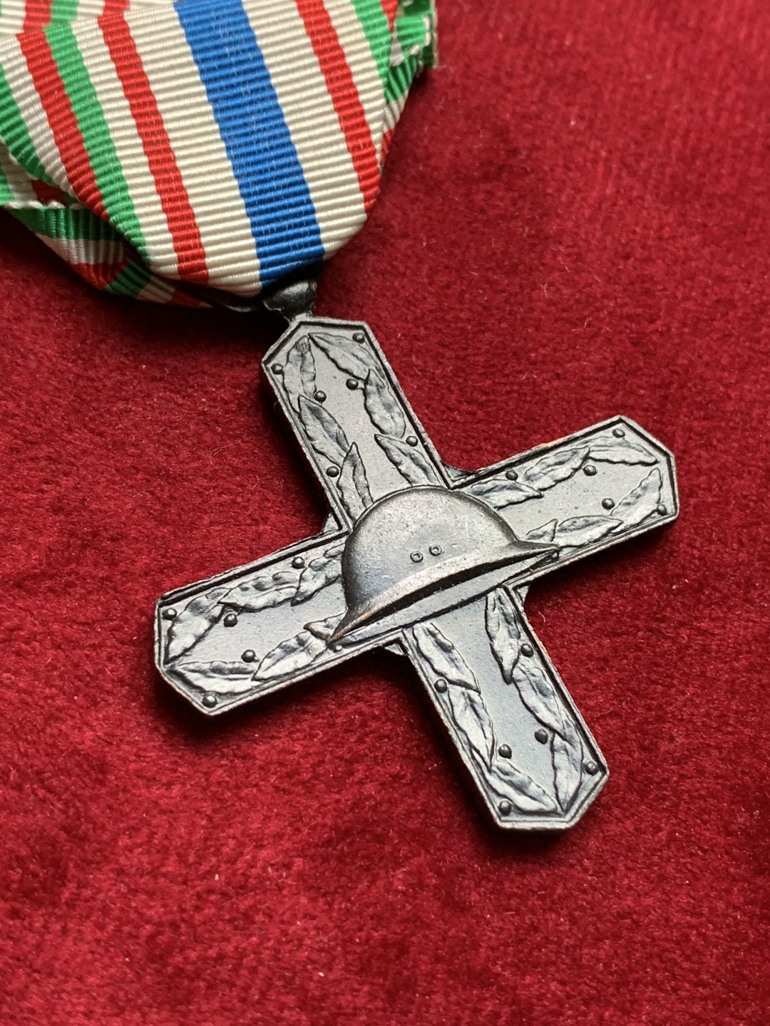 《竞宝斋》第102场-本周四 套币裸币专场（全场不限金额包邮） 意大利一战1914年 维托里奥 十字勋章