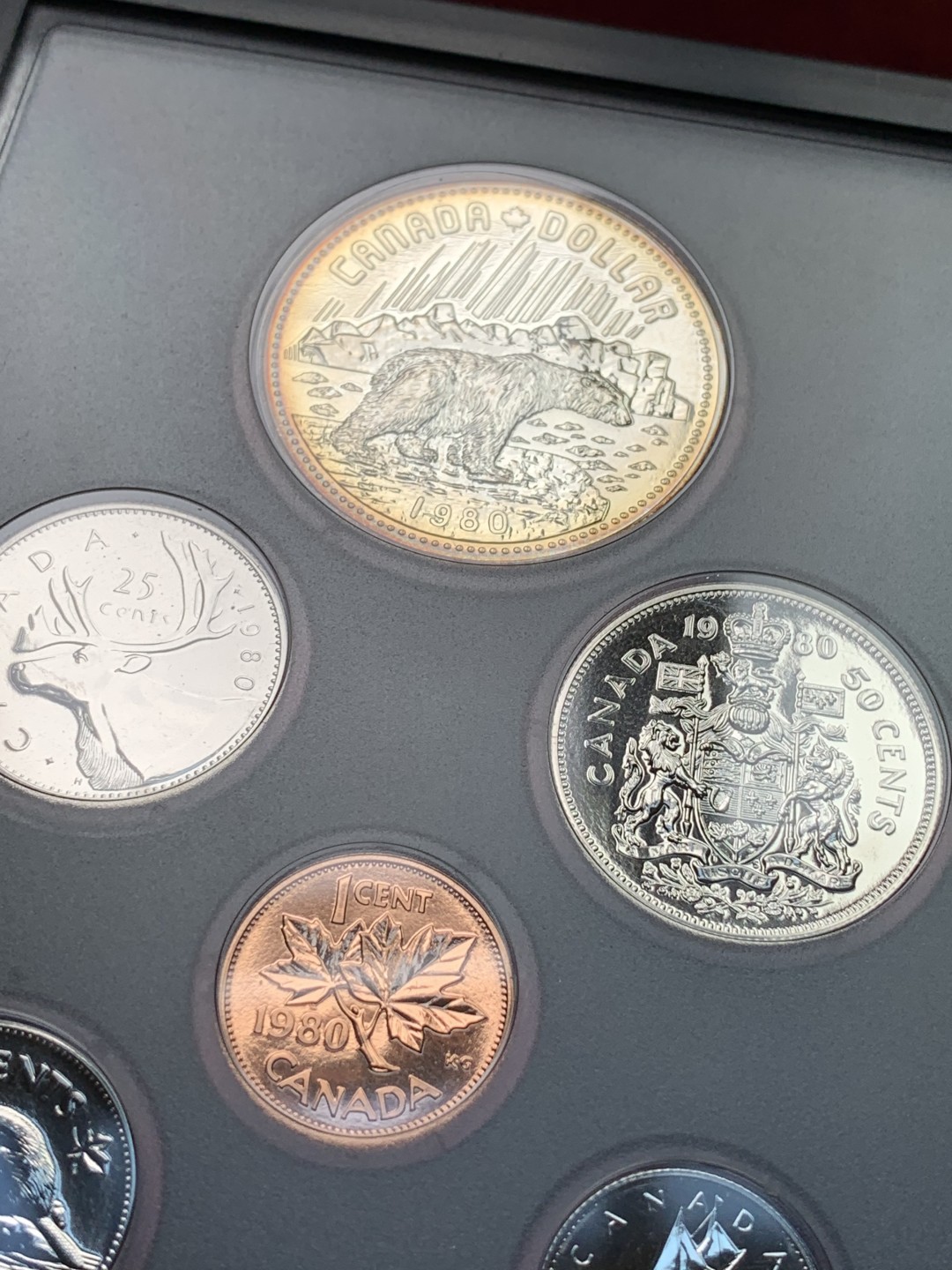 《竞宝斋》第102场-本周四 套币裸币专场（全场不限金额包邮） 封装带证书 加拿大 1980年  精制PROOF七枚套 带北极熊一元大银币