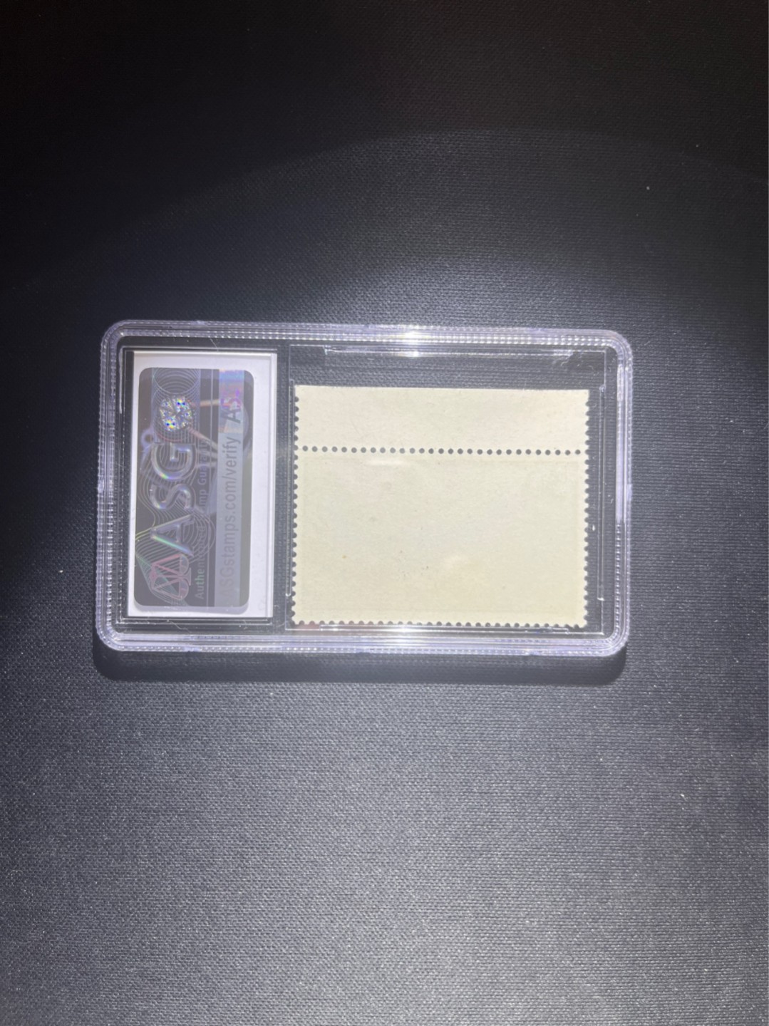 洪涛臻品 精选邮票限时拍卖第四十七期 特57黄山新16-15 ASG85分OG，带边纸，色线，盒子无划痕，藏家首选，六珍三俗稀缺，1963年发行，高配版85分，跟90状态看不出任何差别，无明显瑕疵。六珍精品，配套必备，版撕绝中绝精品，背胶白润，齿孔饱满。105最严格出分，状态极佳，注意捡漏价抄底