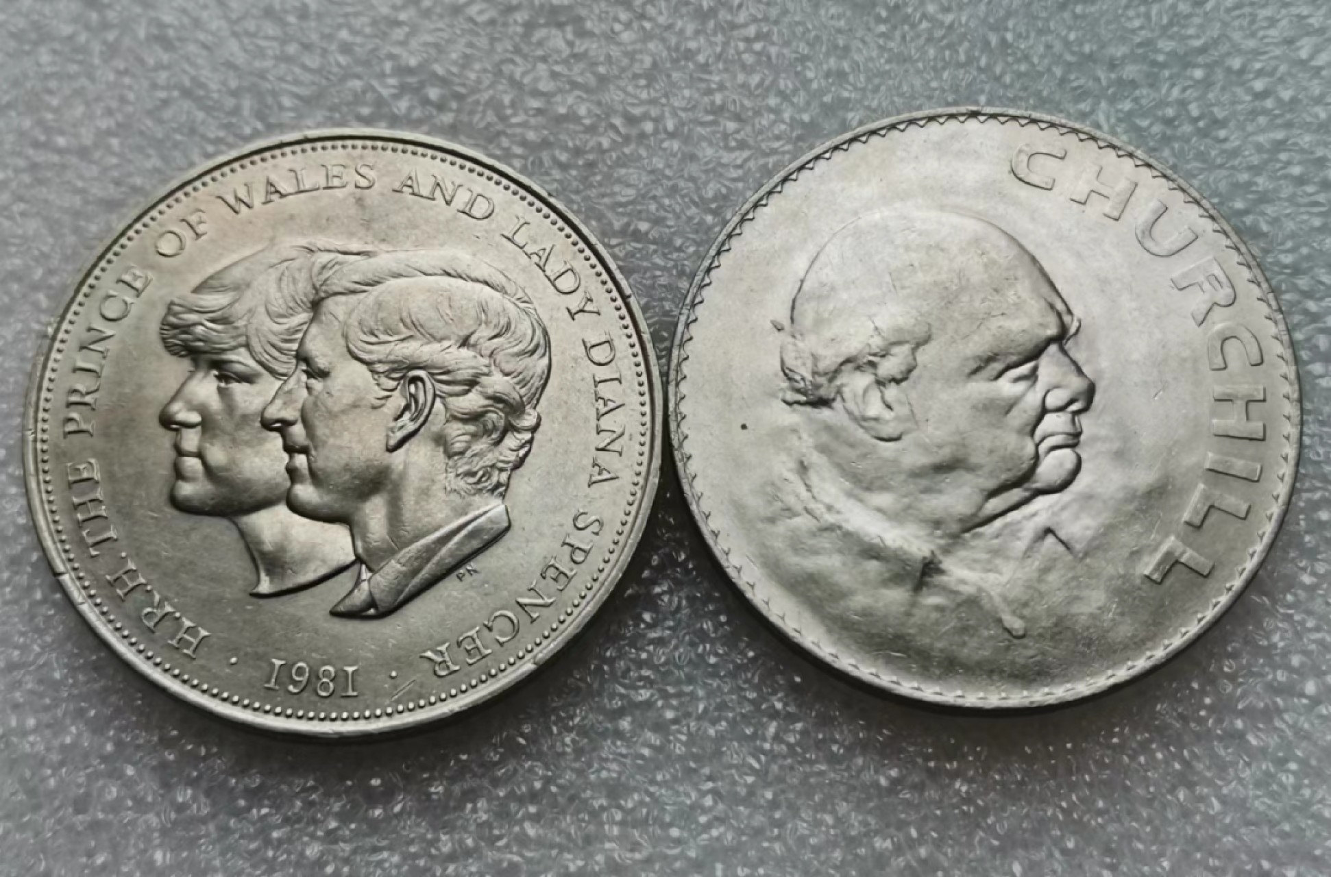 瓶子🏺第60期拍卖会 英国纪念克朗币2枚