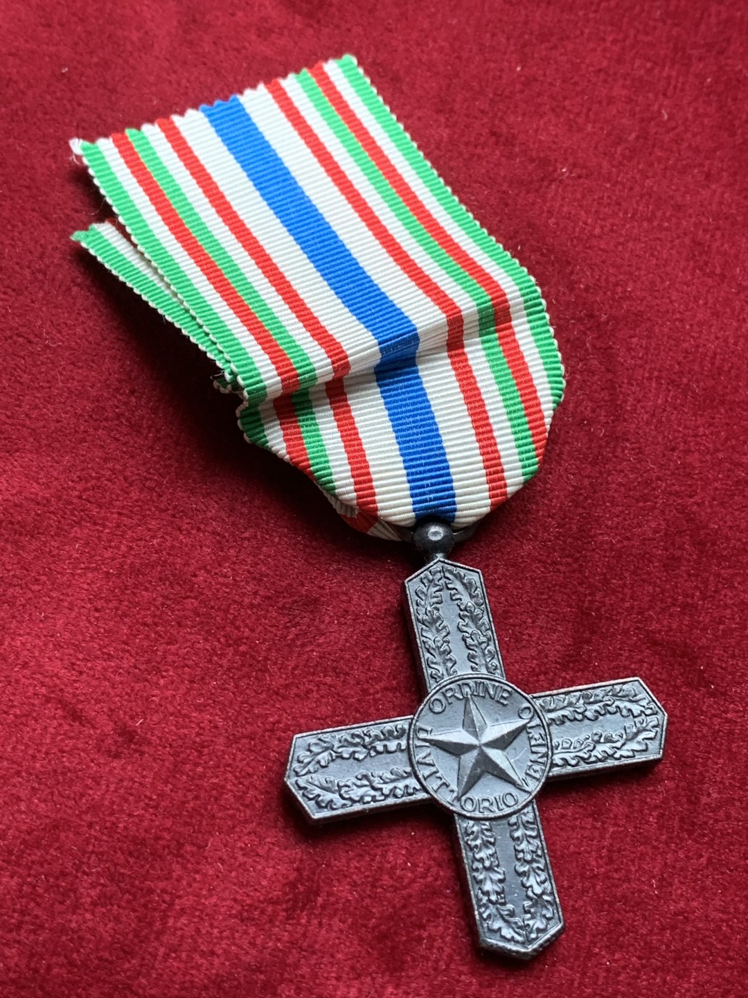 《竞宝斋》第102场-本周四 套币裸币专场（全场不限金额包邮） 意大利一战1914年 维托里奥 十字勋章