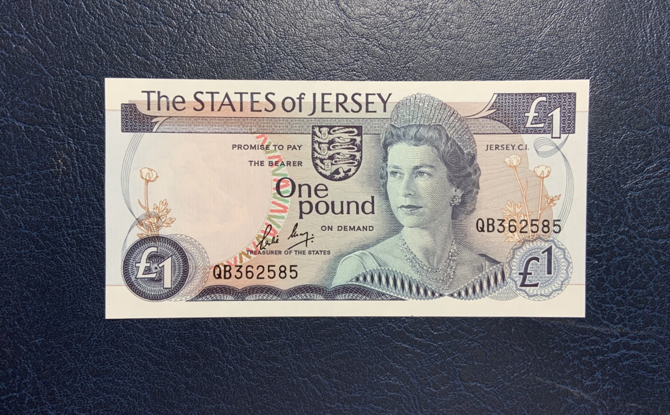 收藏联盟Quantum Auction 第197期拍卖 (已更新) 泽西岛1976-1988年1镑 品相全新UNC