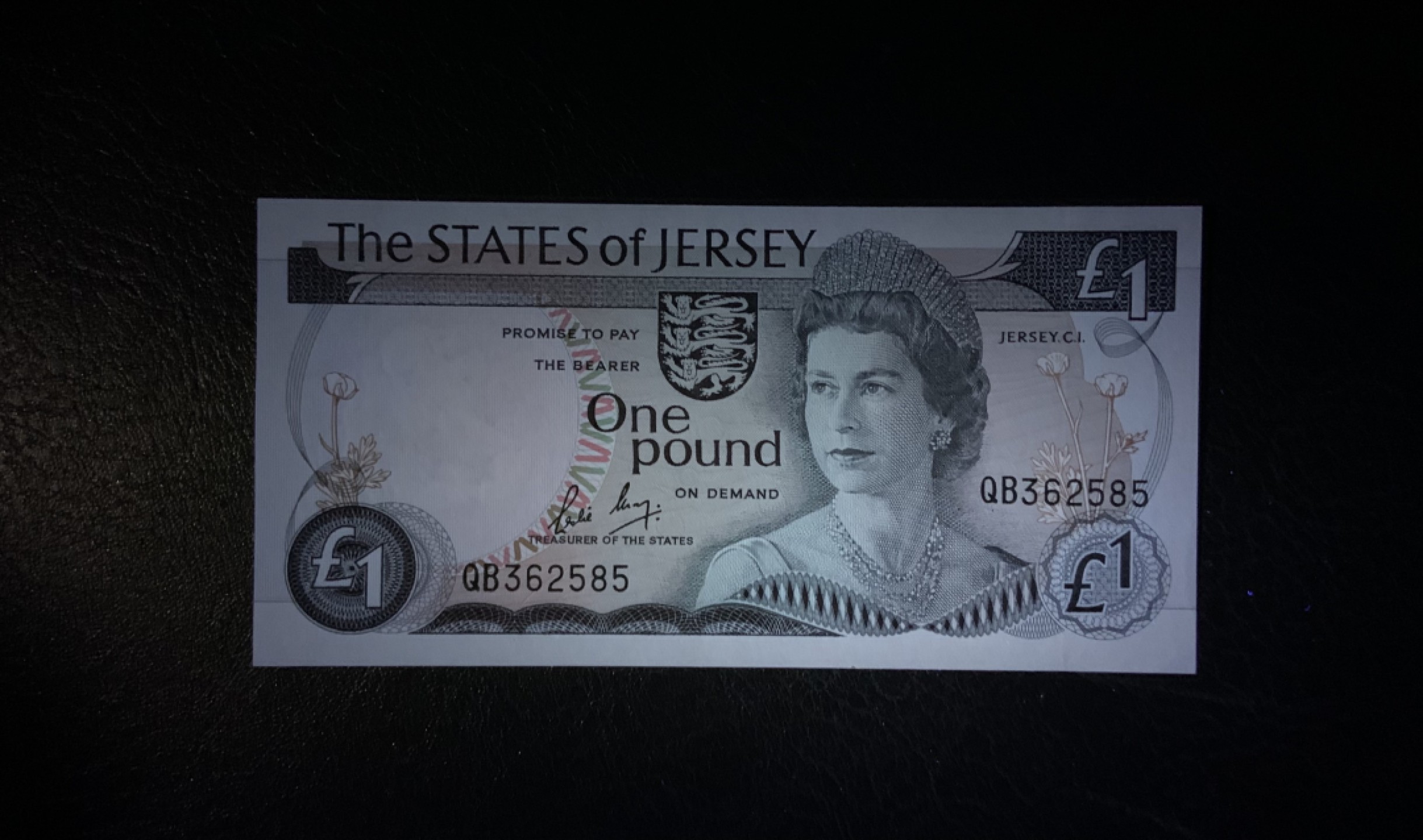 收藏联盟Quantum Auction 第197期拍卖 (已更新) 泽西岛1976-1988年1镑 品相全新UNC