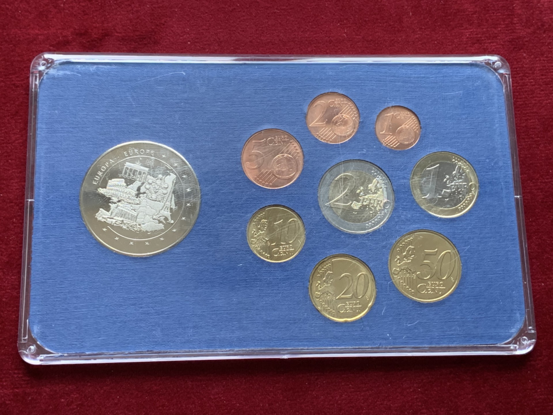 《竞宝斋》第102场-本周四 套币裸币专场（全场不限金额包邮） 拉脱维亚2014年 欧元八枚套+一枚大章 都是BU品 塑料壳有细划