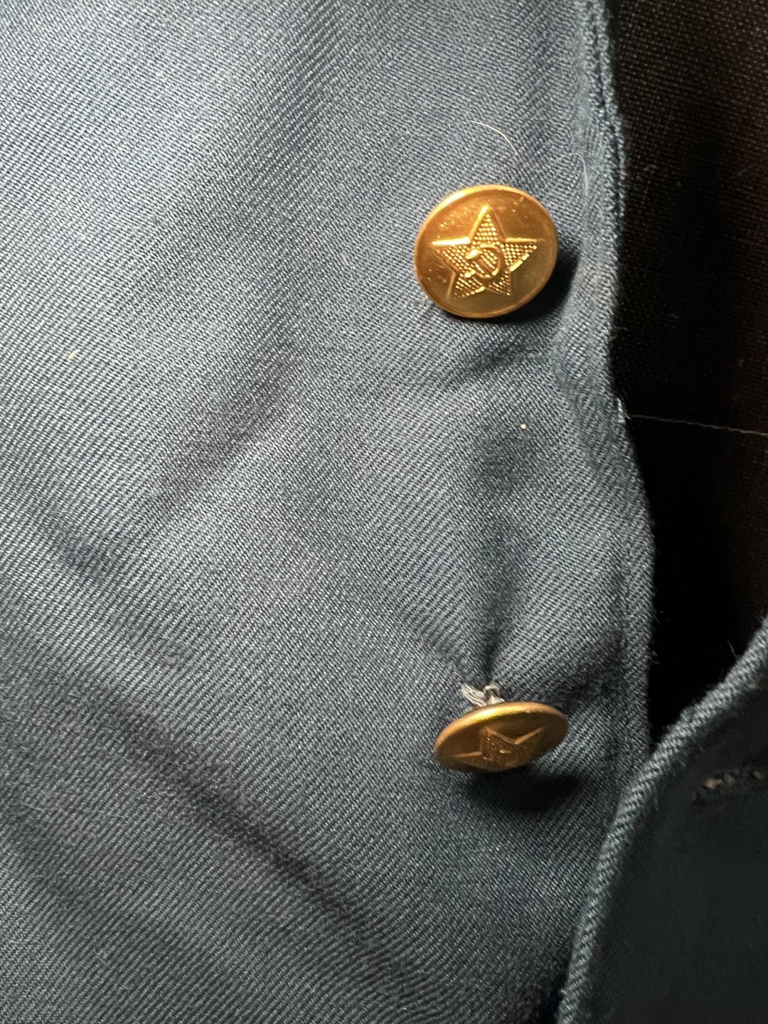 大猫徽章拍卖第204期  苏联M69测绘兵高级准尉礼服 配肩章领带 及一生所获勋奖章