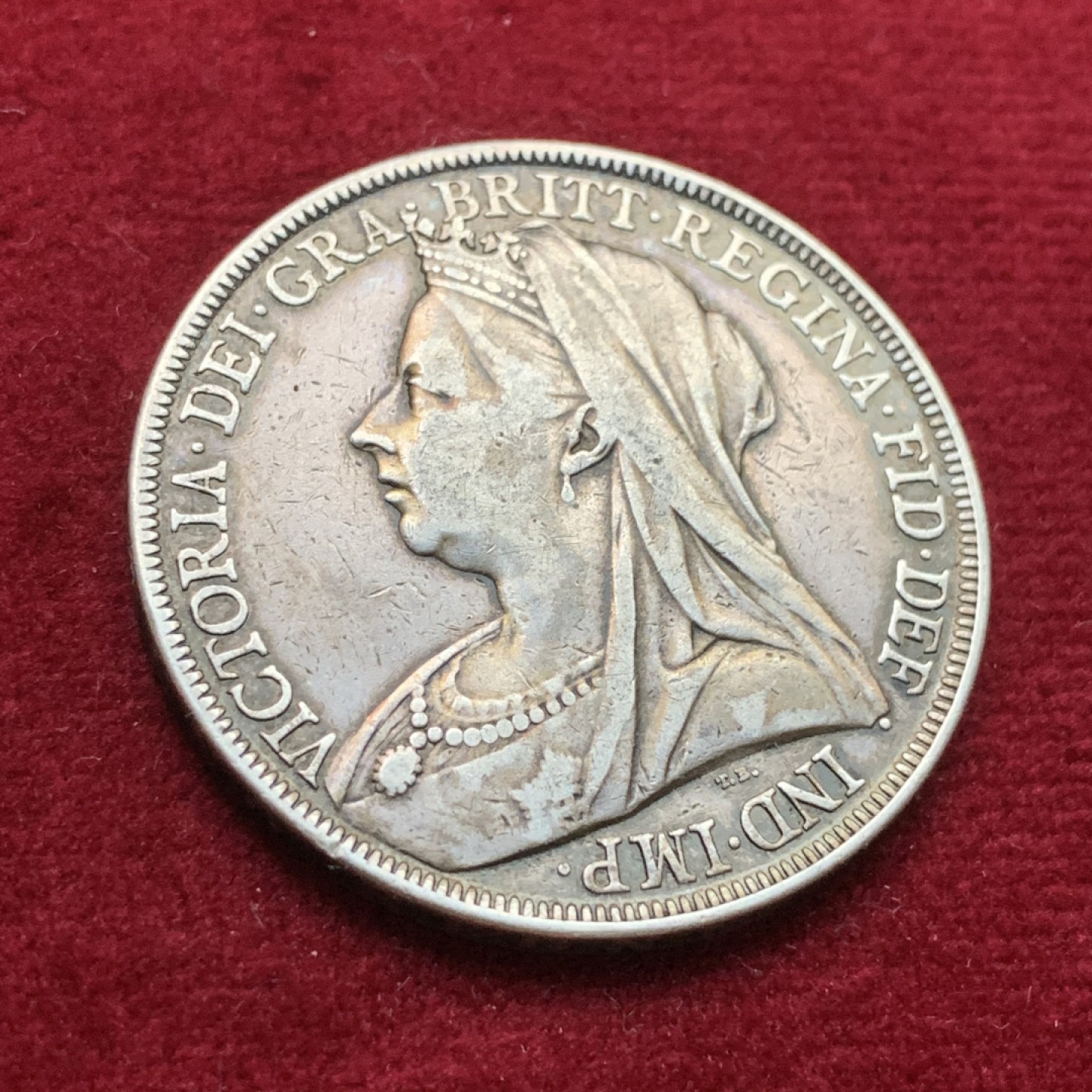 《竞宝斋》第102场-本周四 套币裸币专场（全场不限金额包邮） 英国1898年LXII 维多利亚披纱马剑 1克朗大银币 老包浆很漂亮