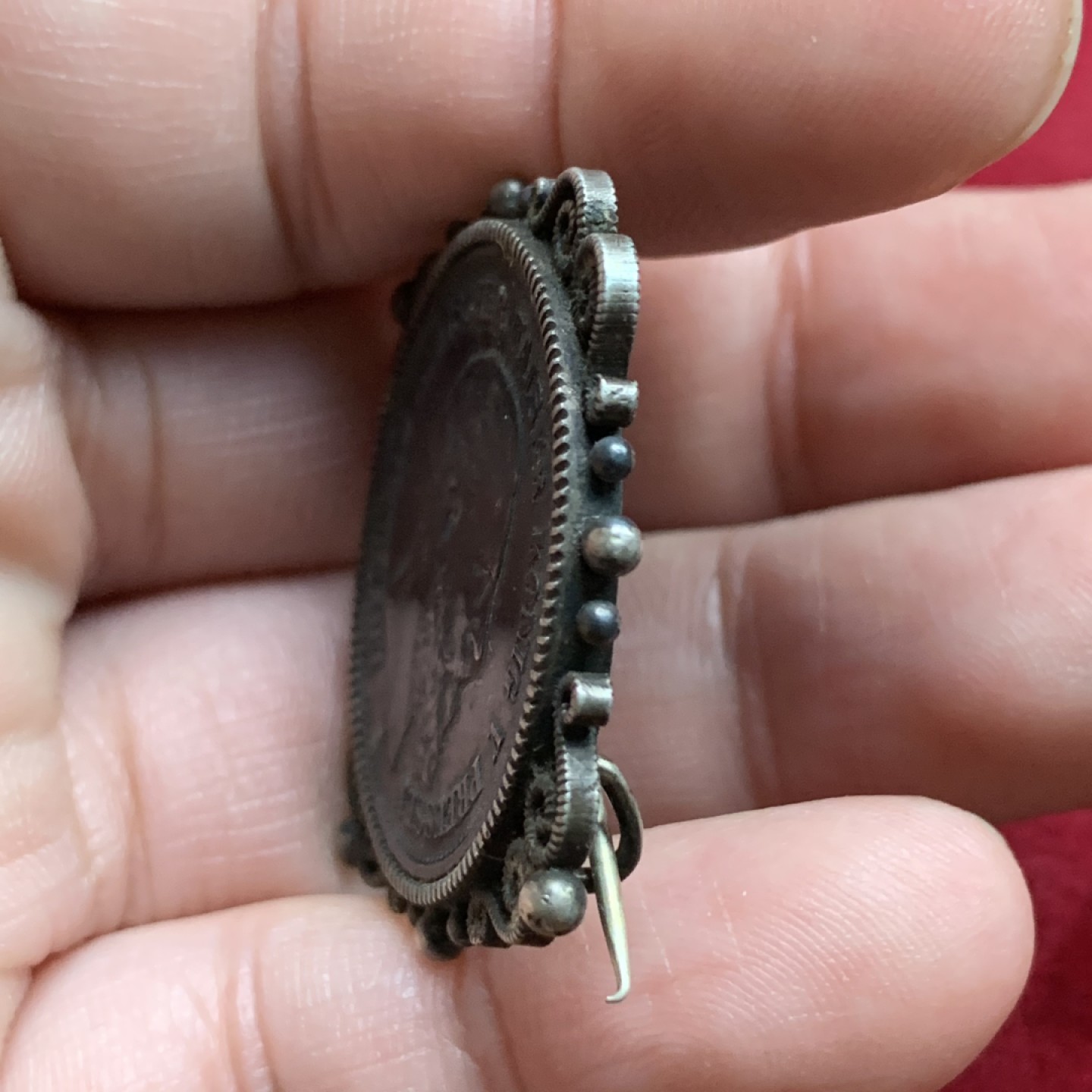 《竞宝斋》第102场-本周四 套币裸币专场（全场不限金额包邮） 德国1888年三皇之年2马克银币 黑包浆做成胸针 少见