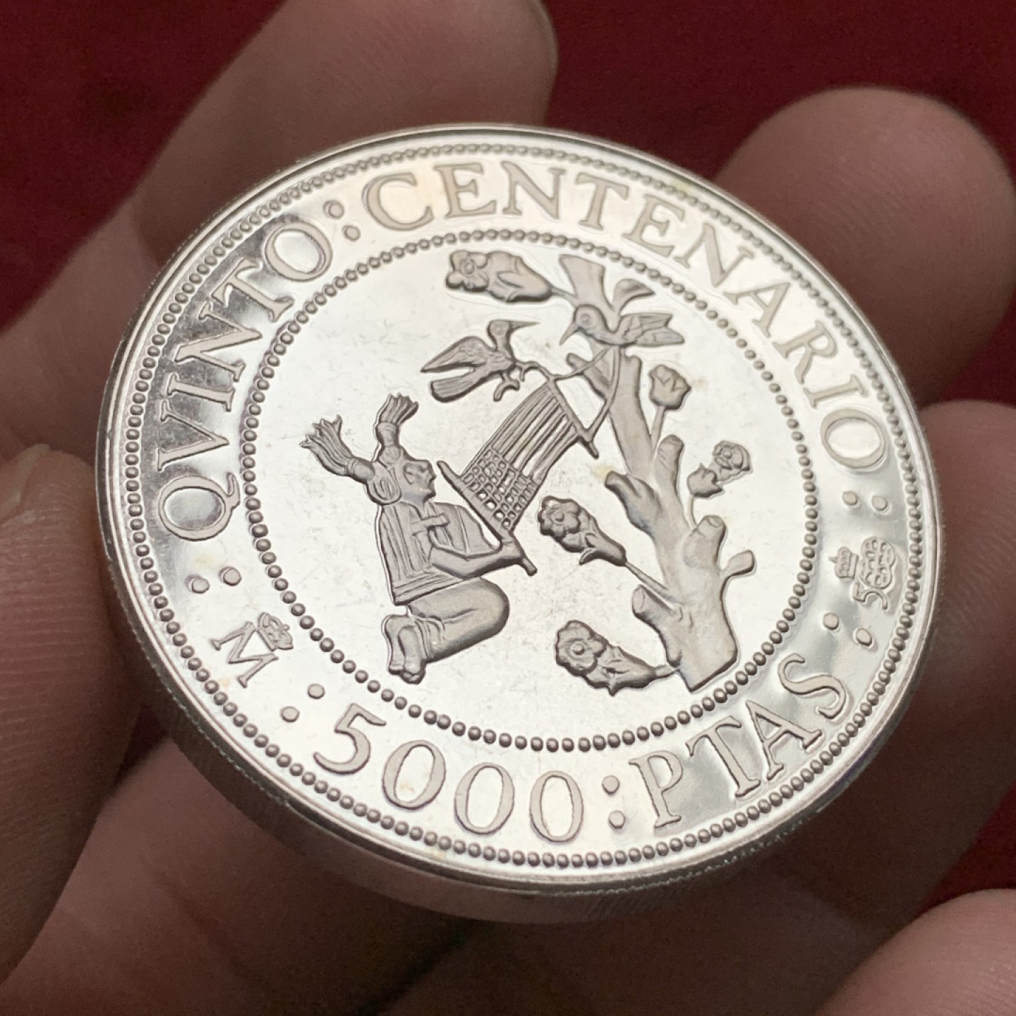 《竞宝斋》第102场-本周四 套币裸币专场（全场不限金额包邮） 西班牙发现新大陆五百周年纪念 1990年三人头 5000比塞塔银币 54克 925银