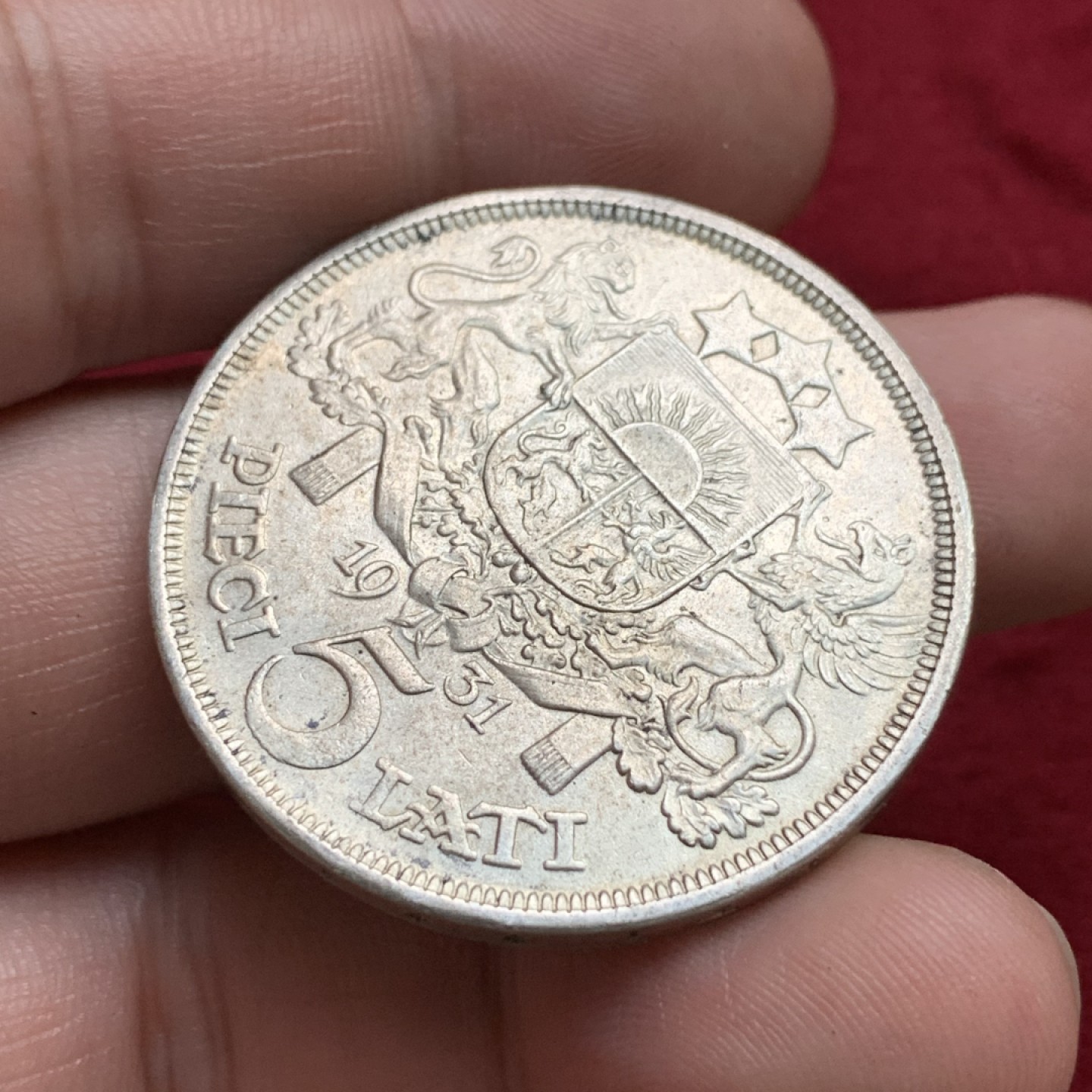 《竞宝斋》第102场-本周四 套币裸币专场（全场不限金额包邮） 拉脱维亚 1931年 5拉特 大银币 状态好 脸部无伤  带光 可评级