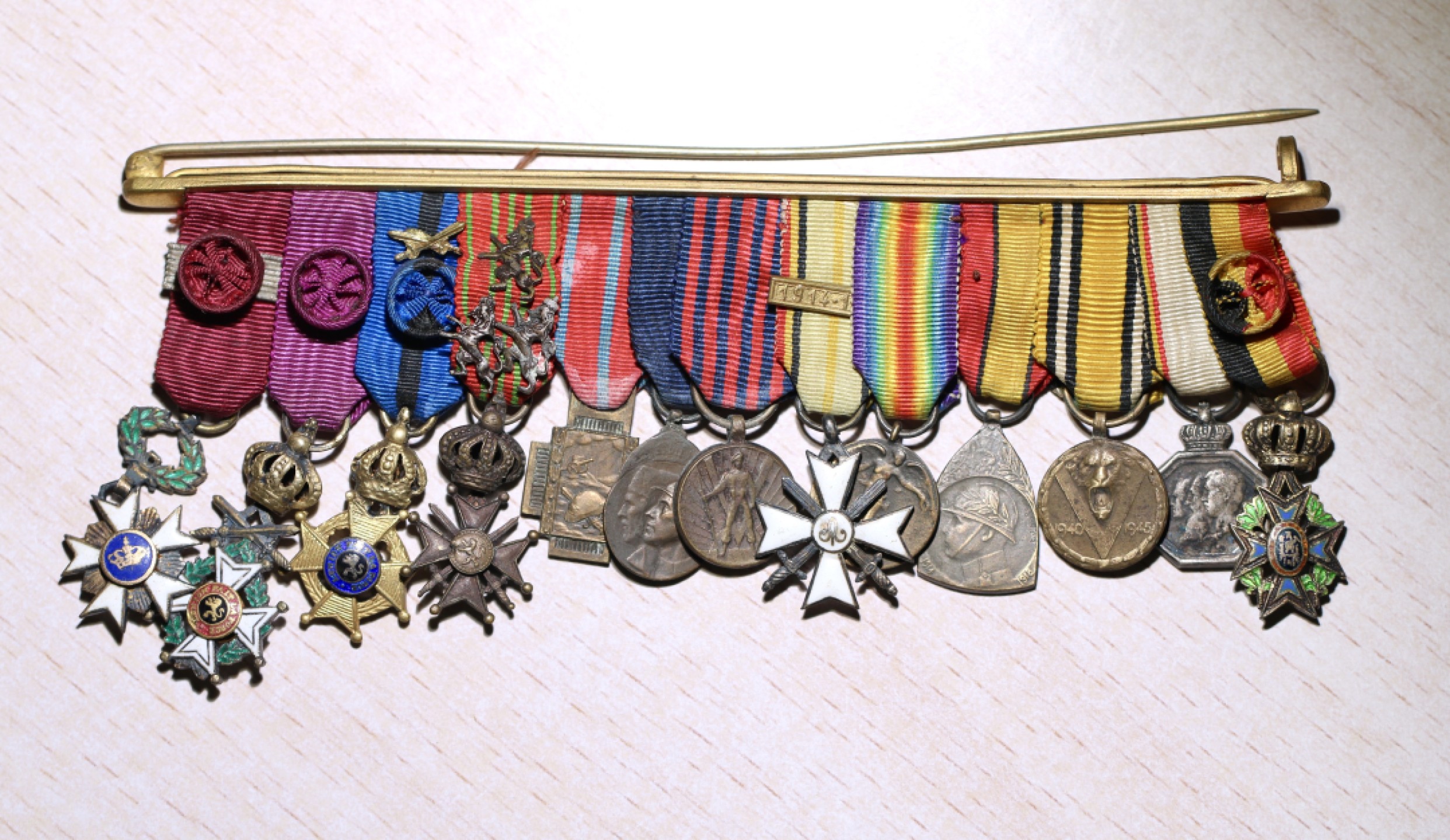 大猫徽章拍卖第204期  一战迷你章一组十三枚 精致