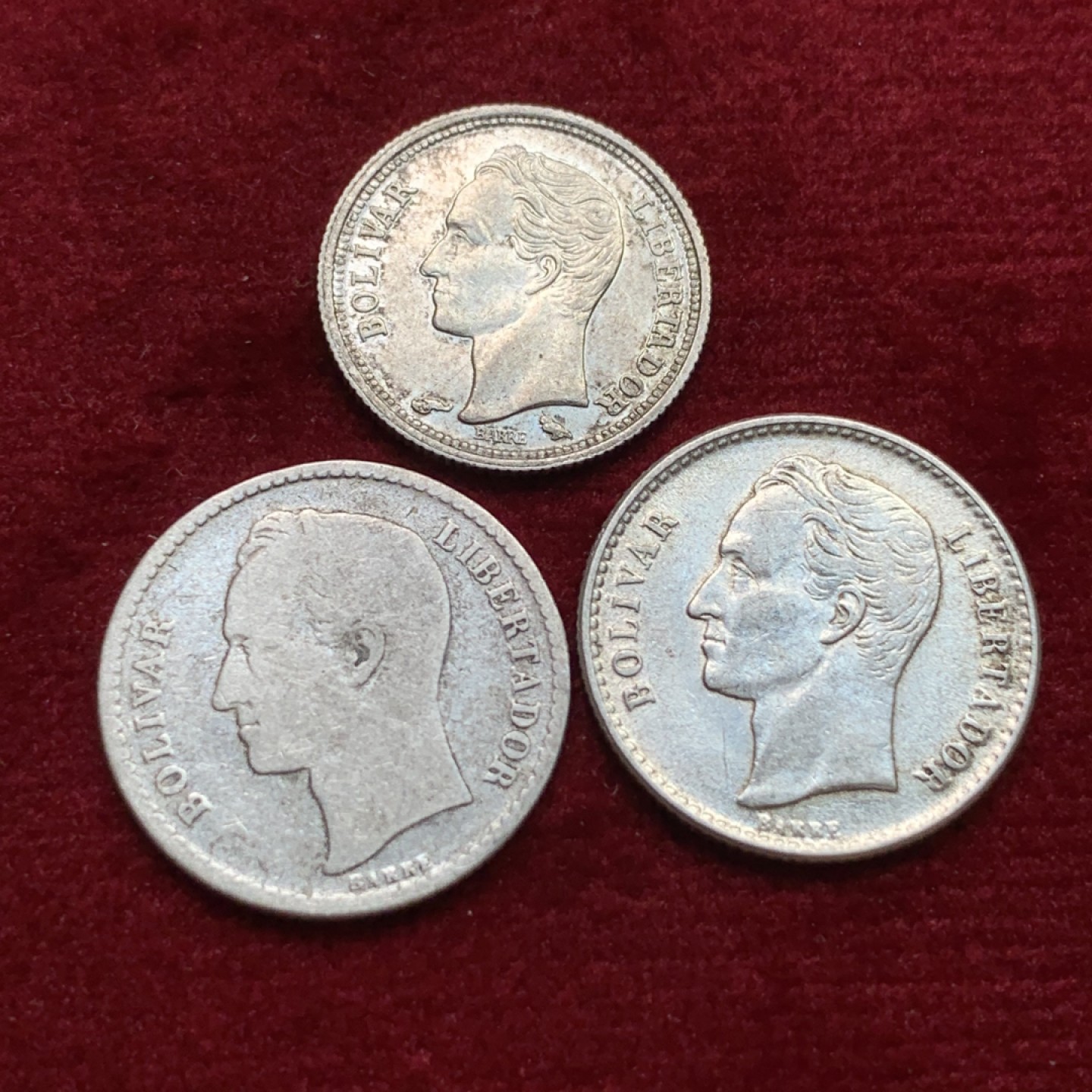 《竞宝斋》第102场-本周四 套币裸币专场（全场不限金额包邮） 委内瑞拉 玻利瓦尔银币3枚一组 1954年50分两枚 1960年25分一枚