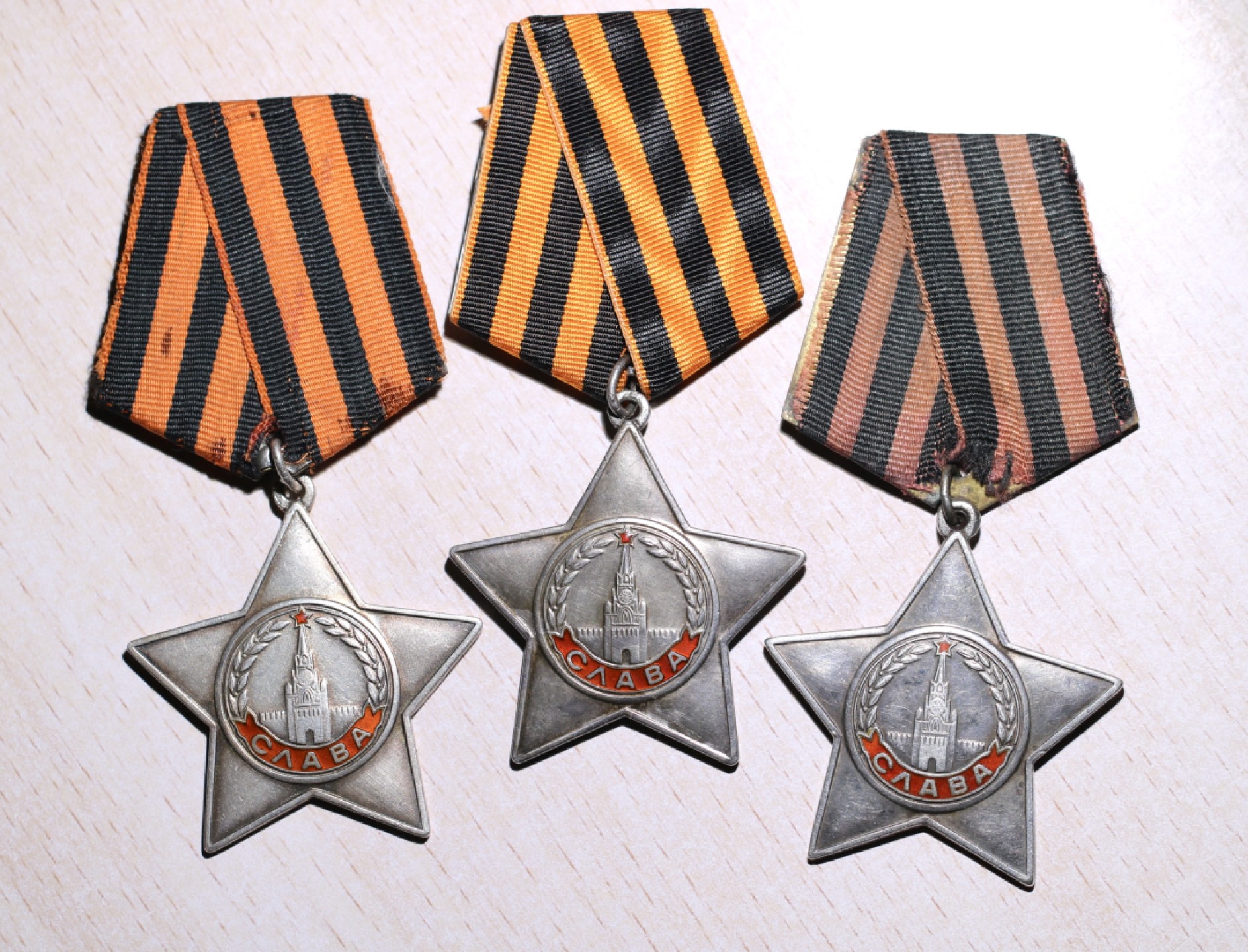 大猫徽章拍卖第204期  苏联三级军事光荣一组 银质好品