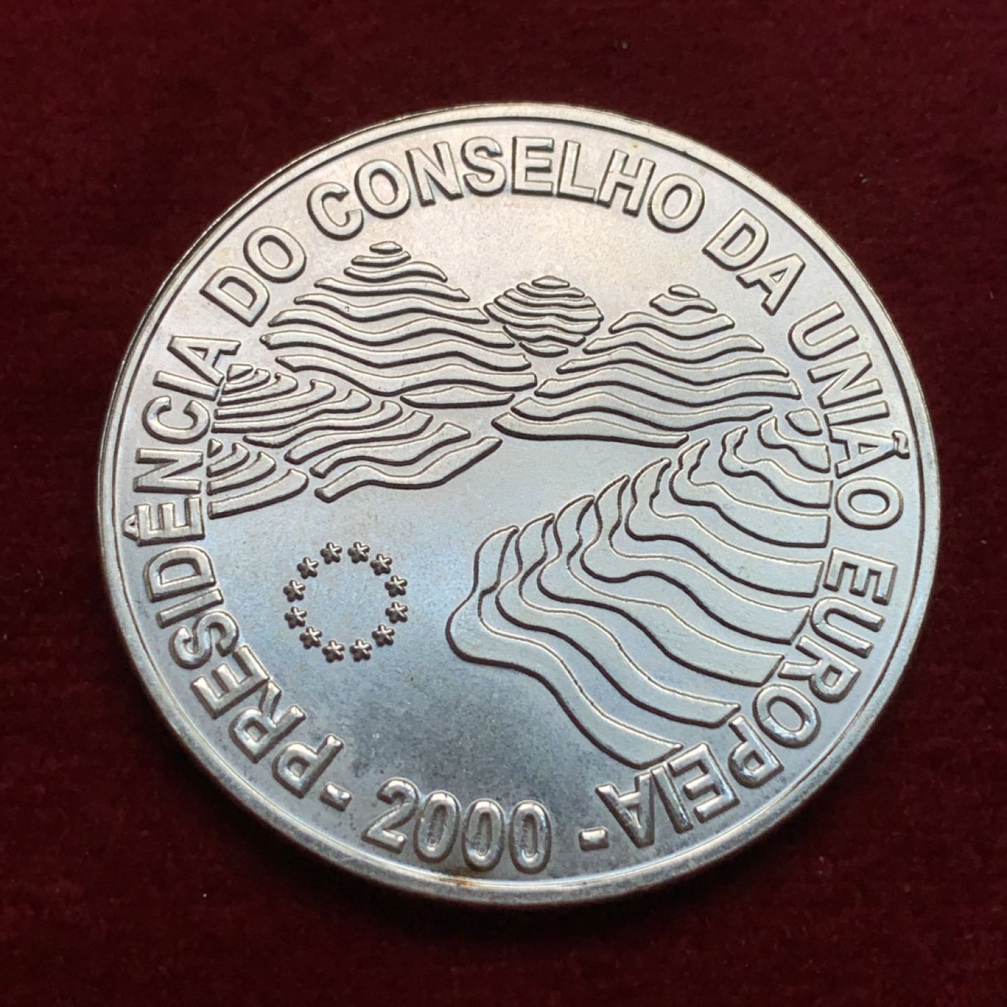 《竞宝斋》第102场-本周四 套币裸币专场（全场不限金额包邮） 葡萄牙 2000年担任欧盟轮值主席国克朗型 纪念大银币 Silver (.500) • 27 g • ⌀ 40 mm