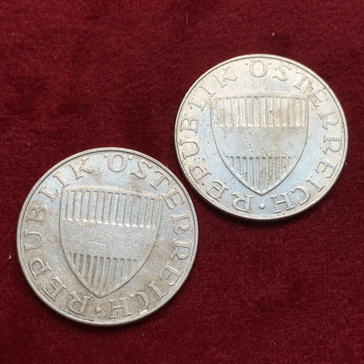 《竞宝斋》第102场-本周四 套币裸币专场（全场不限金额包邮） 奥地利 女神银币一组 1970年10先令一枚 1959年10先令一枚