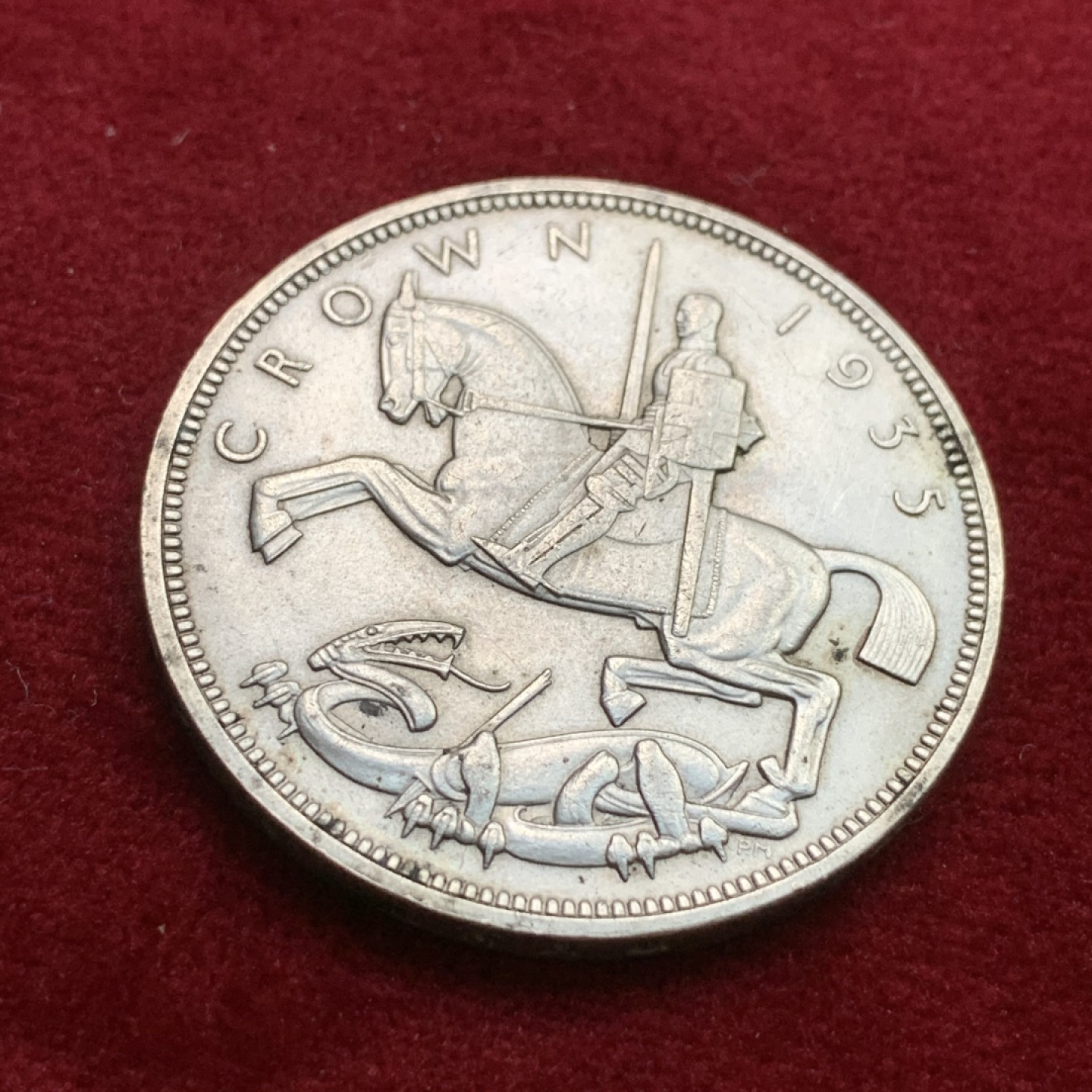 《竞宝斋》第102场-本周四 套币裸币专场（全场不限金额包邮） 英国 1935年 乔五 木马马剑 1克朗 带光品 大热品种