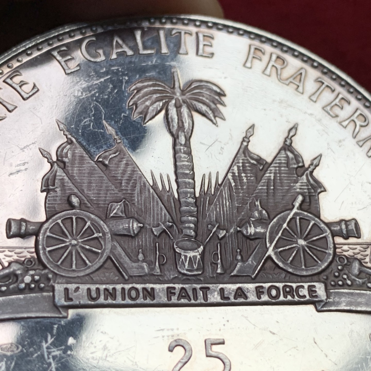 《竞宝斋》第102场-本周四 套币裸币专场（全场不限金额包邮） 海地1967年 十周年革命纪念 25G精制大银币 118克纯银