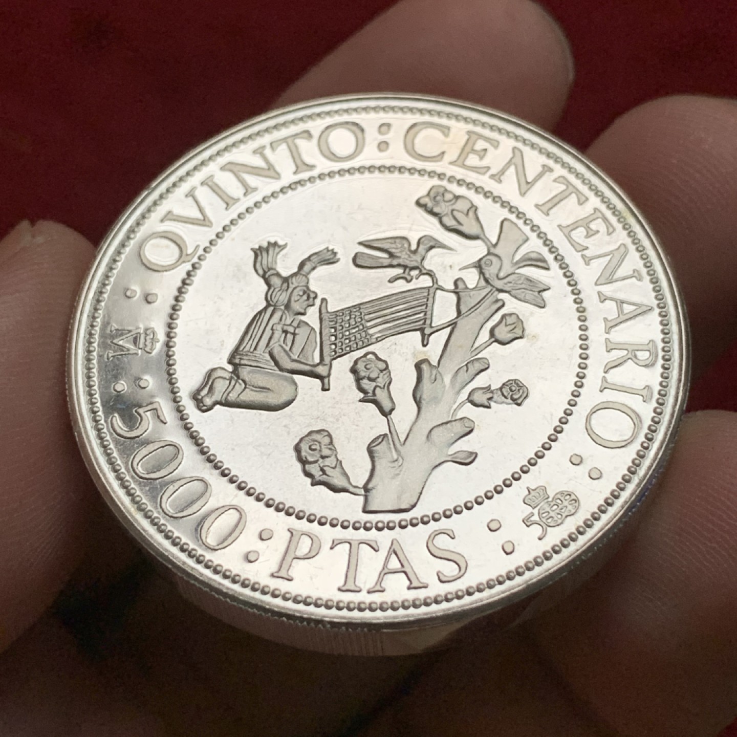 《竞宝斋》第102场-本周四 套币裸币专场（全场不限金额包邮） 西班牙发现新大陆五百周年纪念 1990年三人头 5000比塞塔银币 54克 925银