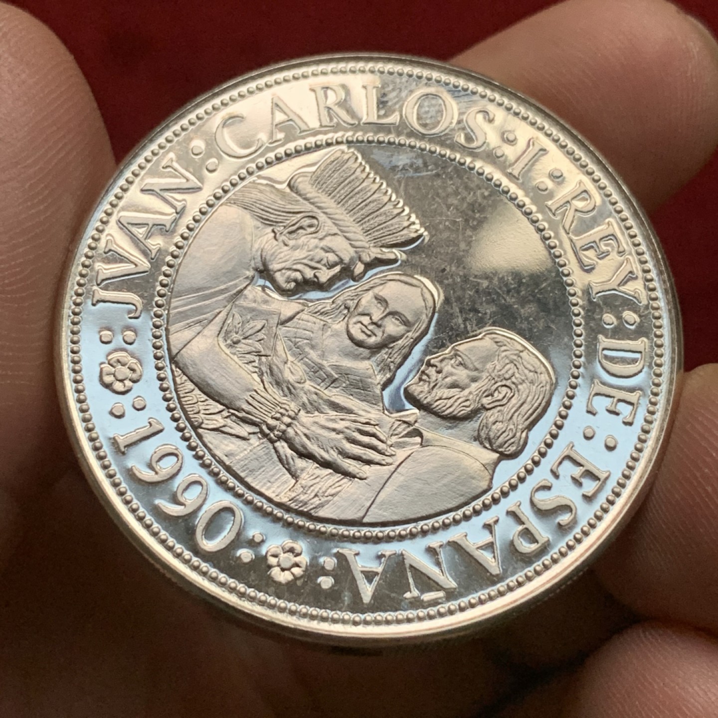 《竞宝斋》第102场-本周四 套币裸币专场（全场不限金额包邮） 西班牙发现新大陆五百周年纪念 1990年三人头 5000比塞塔银币 54克 925银