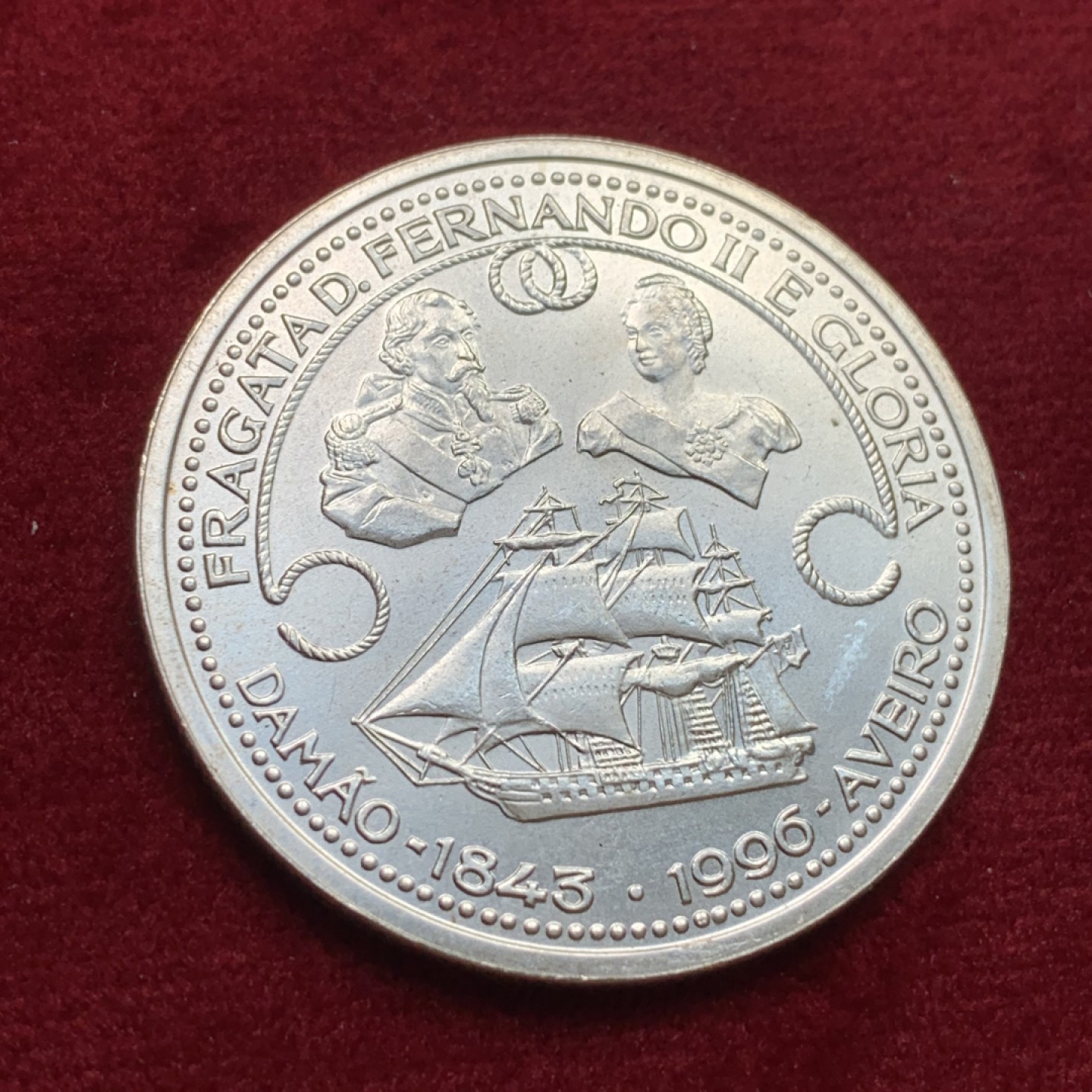 《竞宝斋》第102场-本周四 套币裸币专场（全场不限金额包邮） 葡萄牙1996年费尔南多二世护卫舰1000埃斯库多克朗型纪念大银币 Silver (.500) • 28 g • ⌀ 40.00 mm
