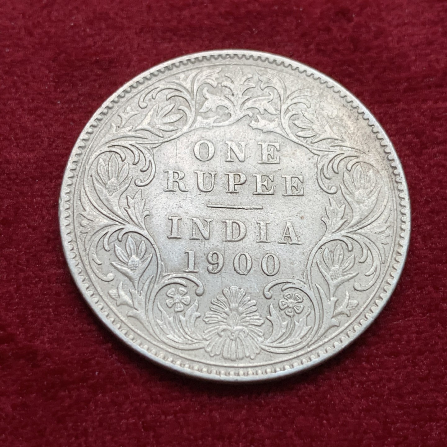 《竞宝斋》第102场-本周四 套币裸币专场（全场不限金额包邮） 英属 印度 维多利亚 1900年 1卢比 银币