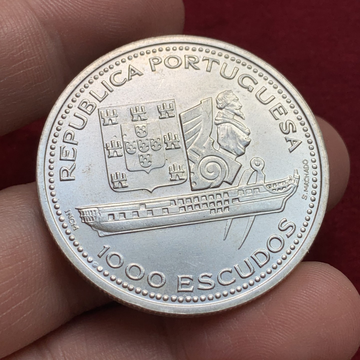 《竞宝斋》第102场-本周四 套币裸币专场（全场不限金额包邮） 葡萄牙1996年费尔南多二世护卫舰1000埃斯库多克朗型纪念大银币 Silver (.500) • 28 g • ⌀ 40.00 mm