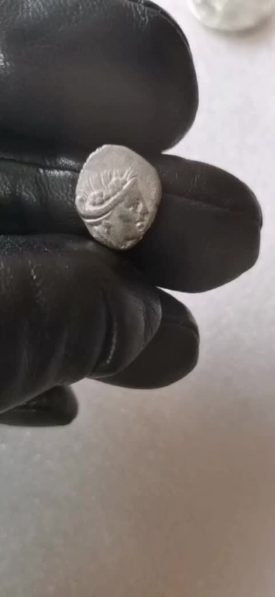 瓶子🏺第60期拍卖会 古希腊公元前3世纪-公元前2世纪优卑亚岛西斯底亚仙女“水泽仙女”头像银币