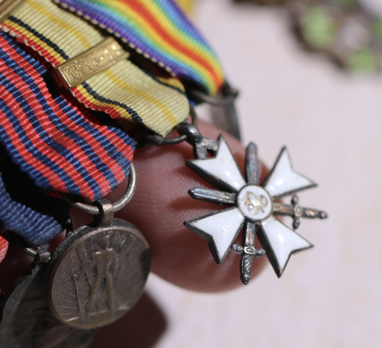 大猫徽章拍卖第204期  一战迷你章一组十三枚 精致