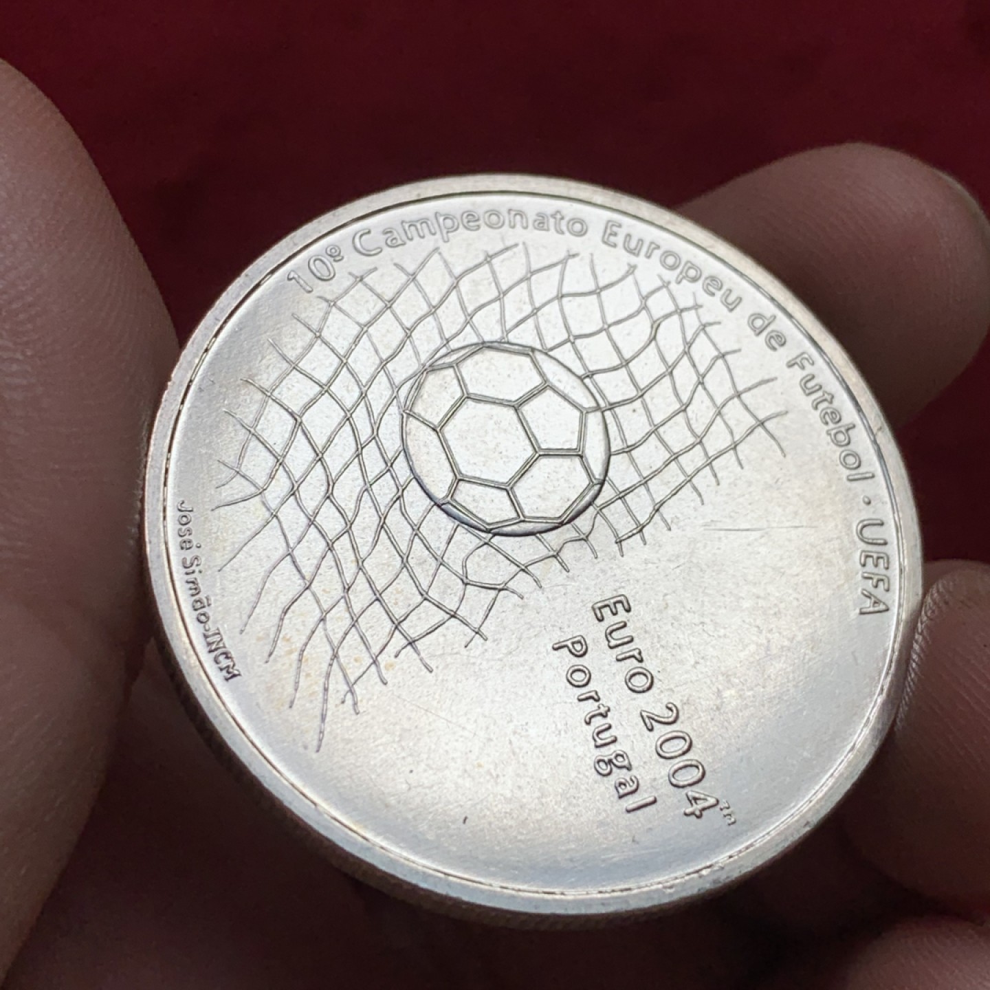 《竞宝斋》第102场-本周四 套币裸币专场（全场不限金额包邮） 葡萄牙2001年欧洲杯1000埃斯库多克朗型纪念大银币 Silver (.500) • 26.95 g • ⌀ 40 mm