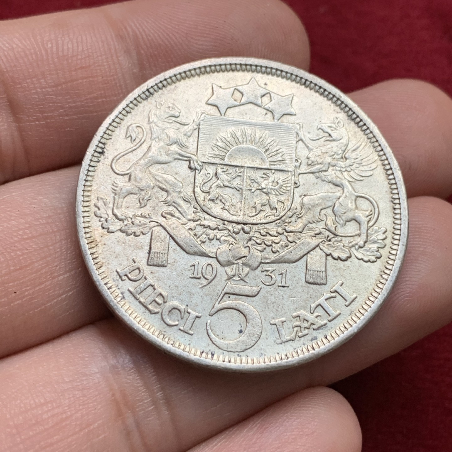 《竞宝斋》第102场-本周四 套币裸币专场（全场不限金额包邮） 拉脱维亚 1931年 5拉特 大银币 状态好 脸部无伤  带光 可评级