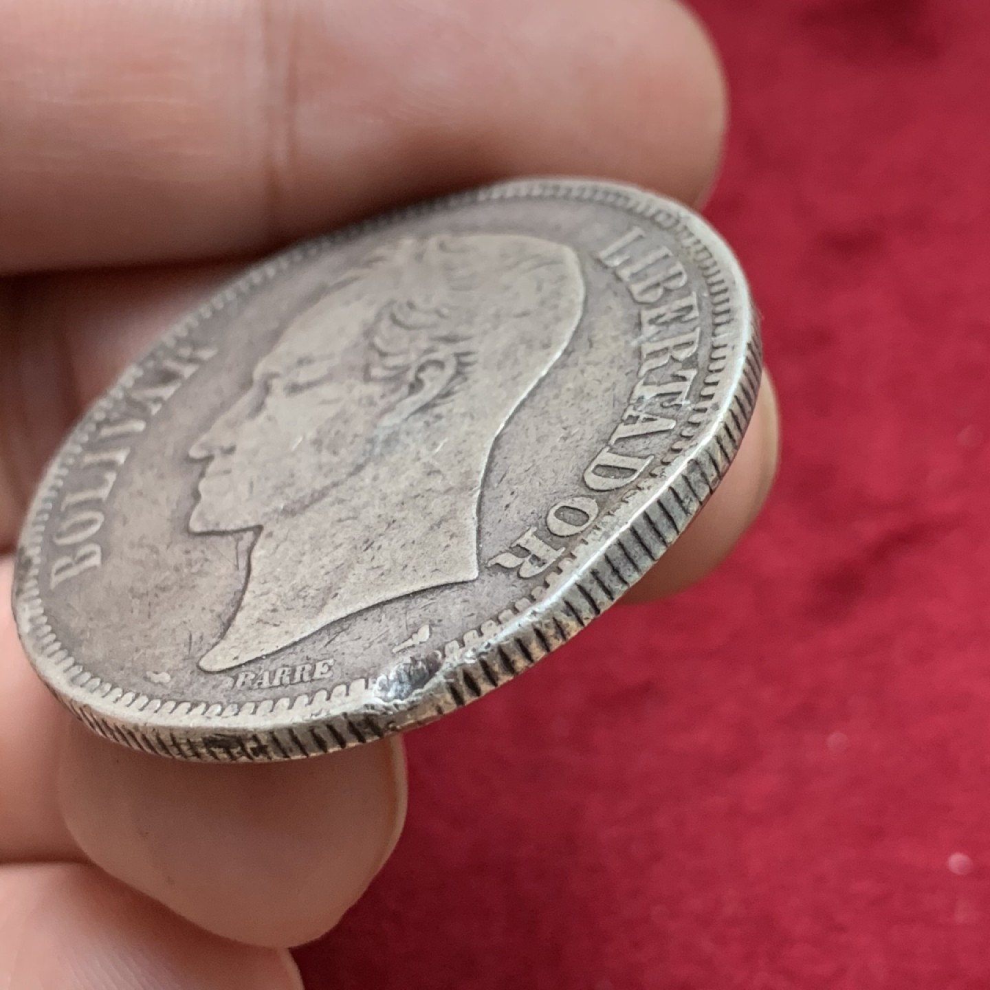 《竞宝斋》第102场-本周四 套币裸币专场（全场不限金额包邮） 1905年委内瑞拉5玻利瓦尔银币 流通品相 有磕有伤