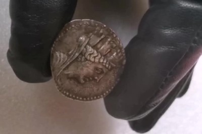 瓶子🏺第60期拍卖会 古希腊公元前2世纪-公元前1世纪腓尼基阿拉多斯岛财富女神银币堤喀女神胜利女神4德银币