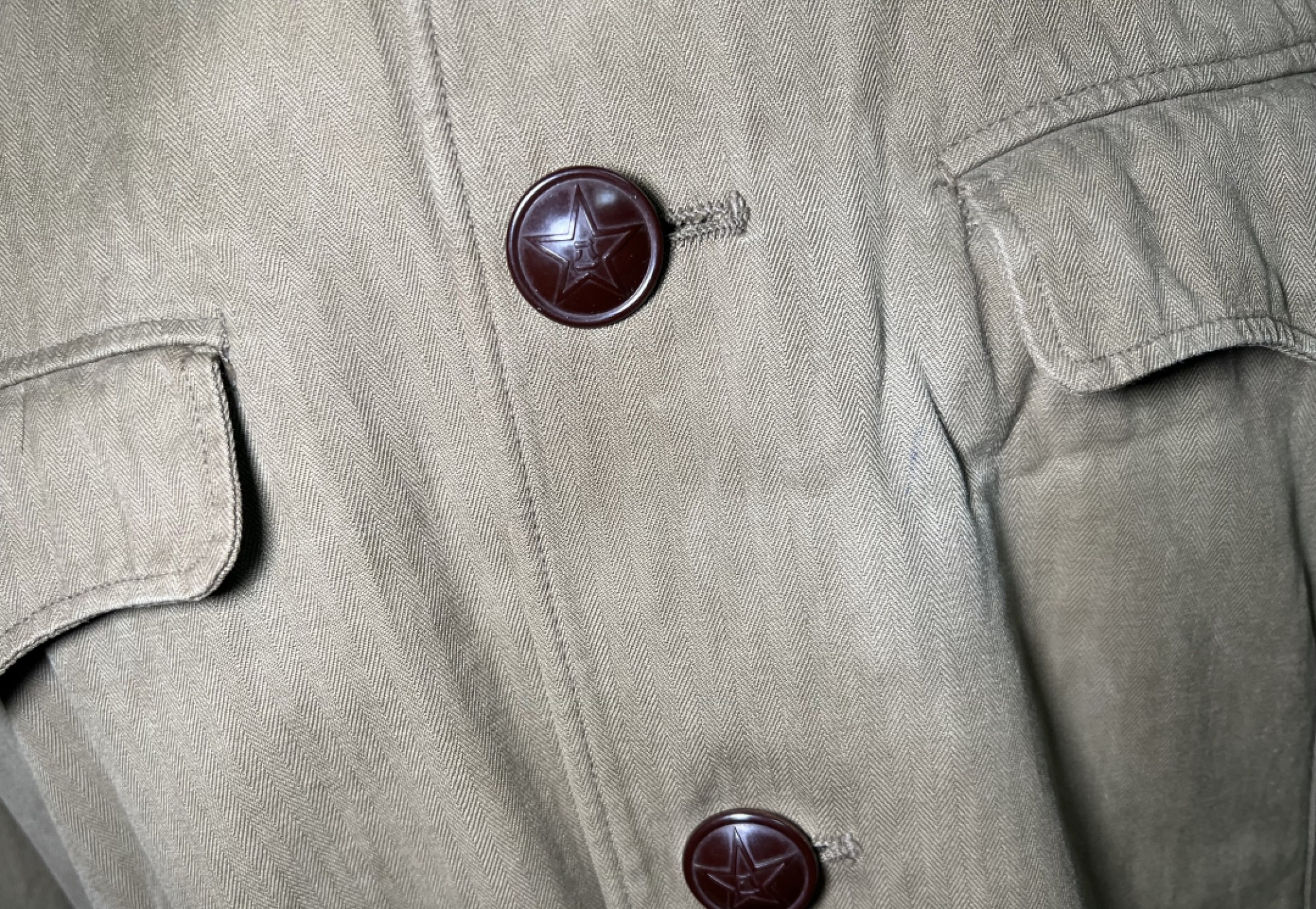 大猫徽章拍卖第204期  1964年产55式 正一号人字纹尉官冬罩衣