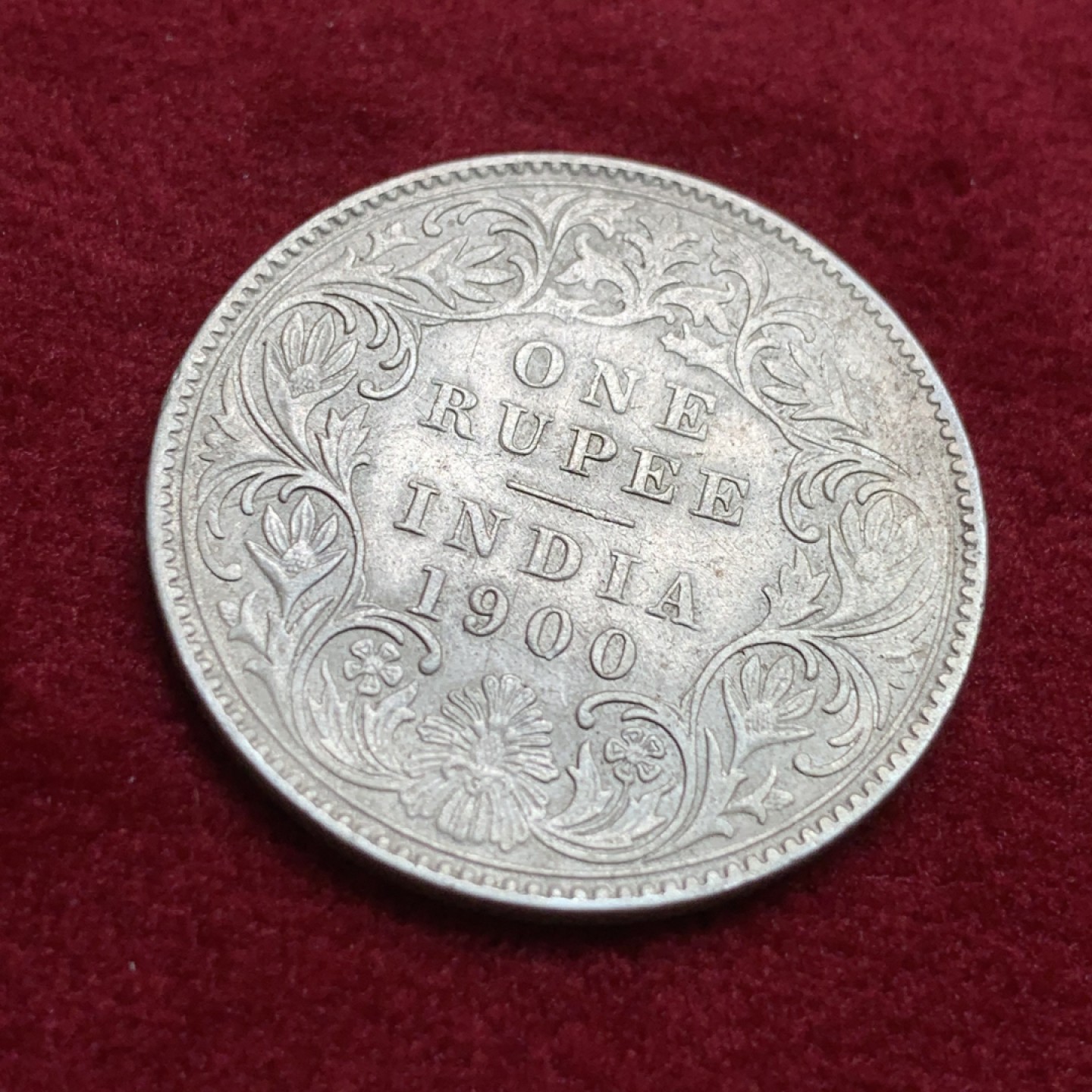 《竞宝斋》第102场-本周四 套币裸币专场（全场不限金额包邮） 英属 印度 维多利亚 1900年 1卢比 银币