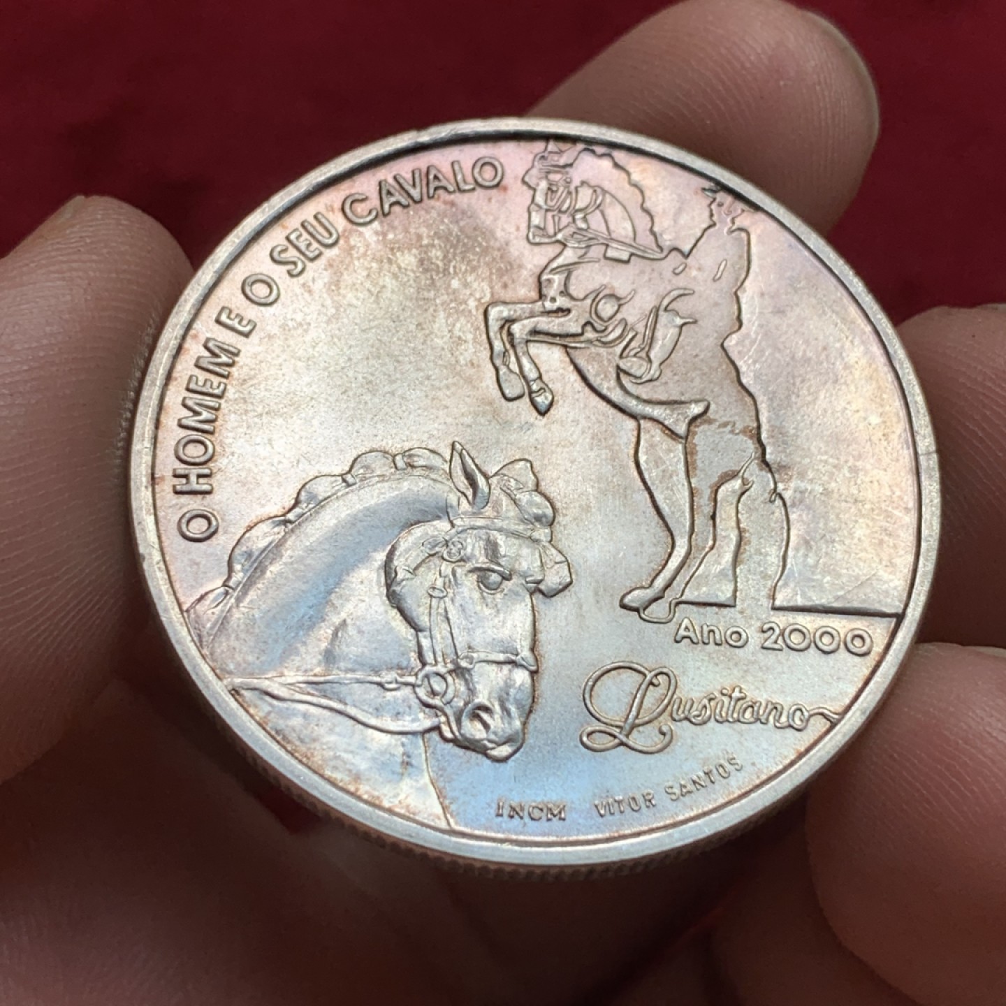 《竞宝斋》第102场-本周四 套币裸币专场（全场不限金额包邮） 葡萄牙2000年名驹卢西塔洛马1000埃斯库多克朗型纪念大银币 Silver (.500) • 27 g • ⌀ 40.1 mm