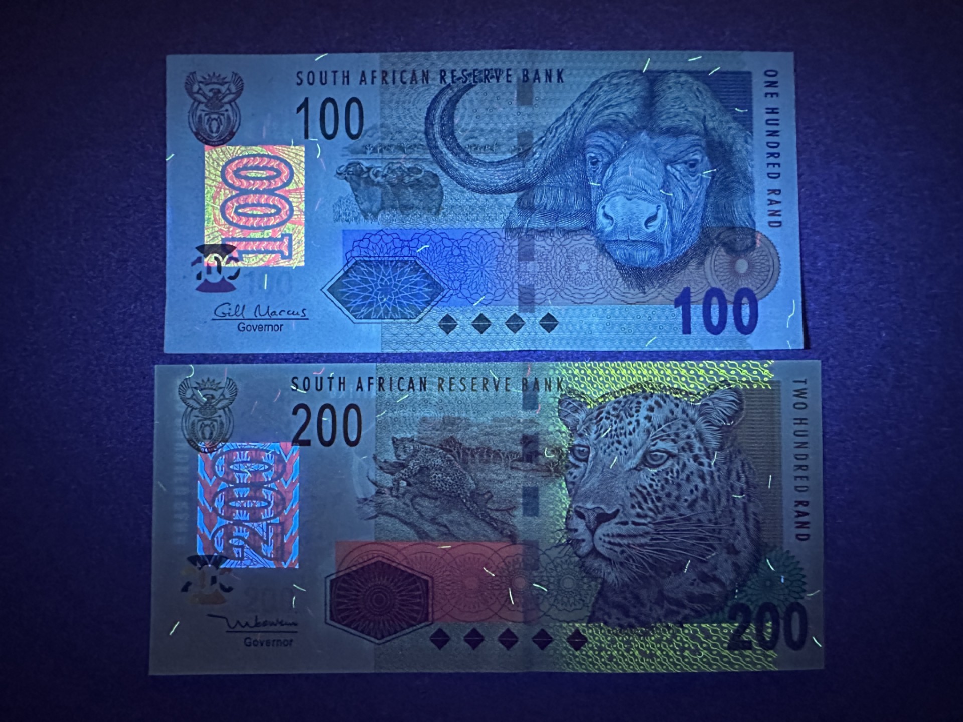 《张总收藏》76期——外币大拍 南非100、200兰特2张 UNC 2005年版大面值