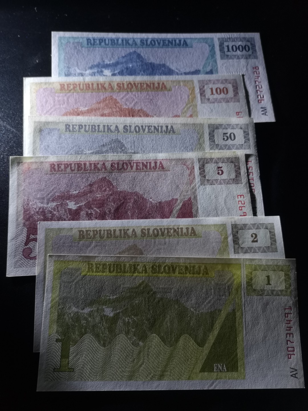 《外钞收藏家》第二百零七期（东欧三国裸钞专场） 斯洛文尼亚-1990-92年1-1000托拉尔 第一套纸币小全套6张 全新